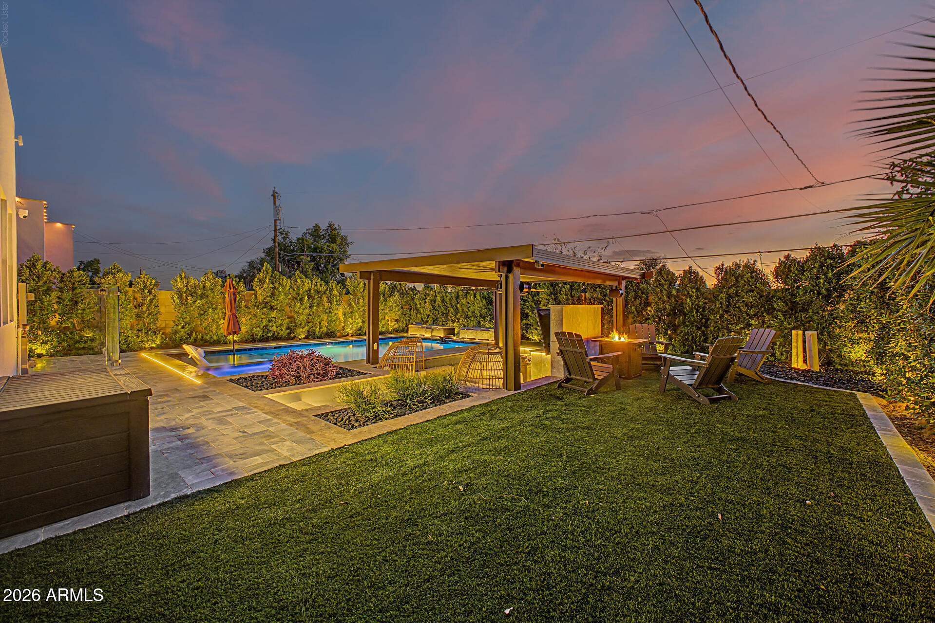 2336 N 28TH Place