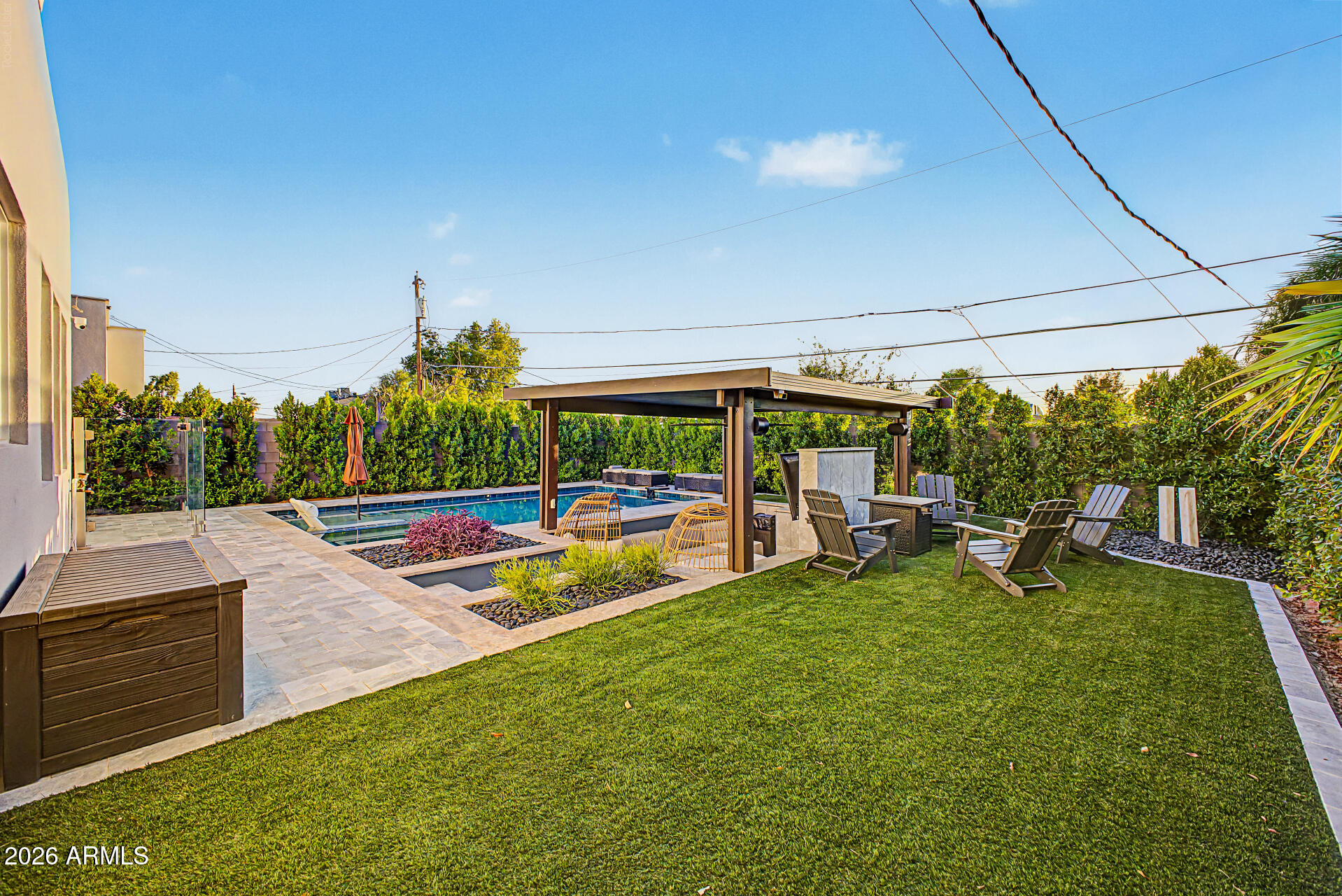 2336 N 28TH Place