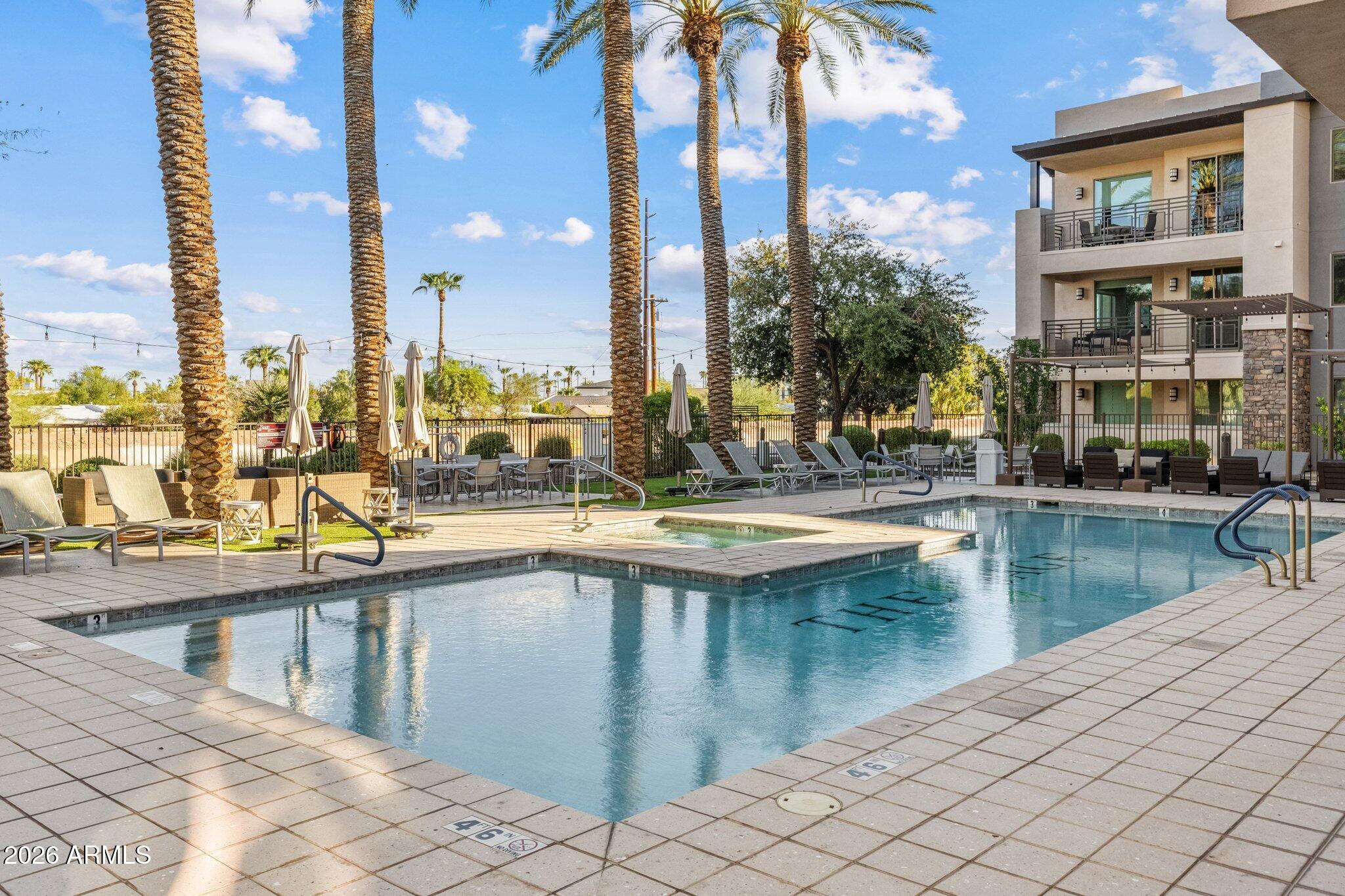4803 N WOODMERE FAIRWAY 1005