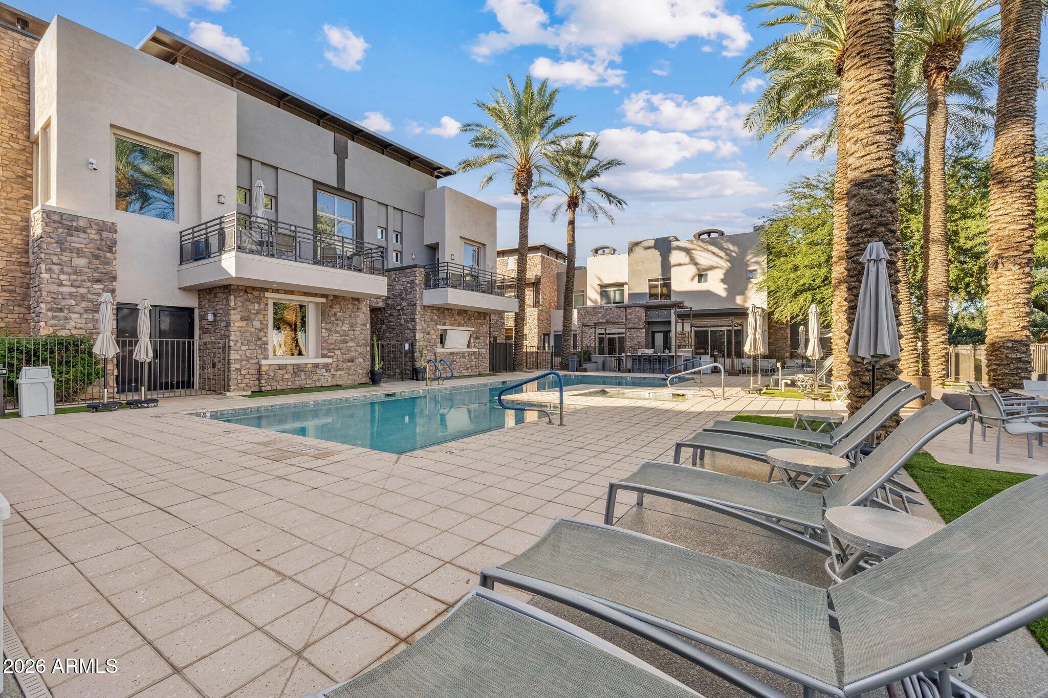 4803 N WOODMERE FAIRWAY 1005