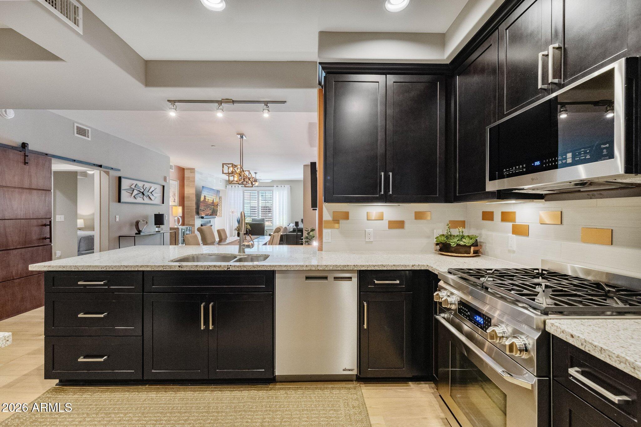 4803 N WOODMERE FAIRWAY 1005