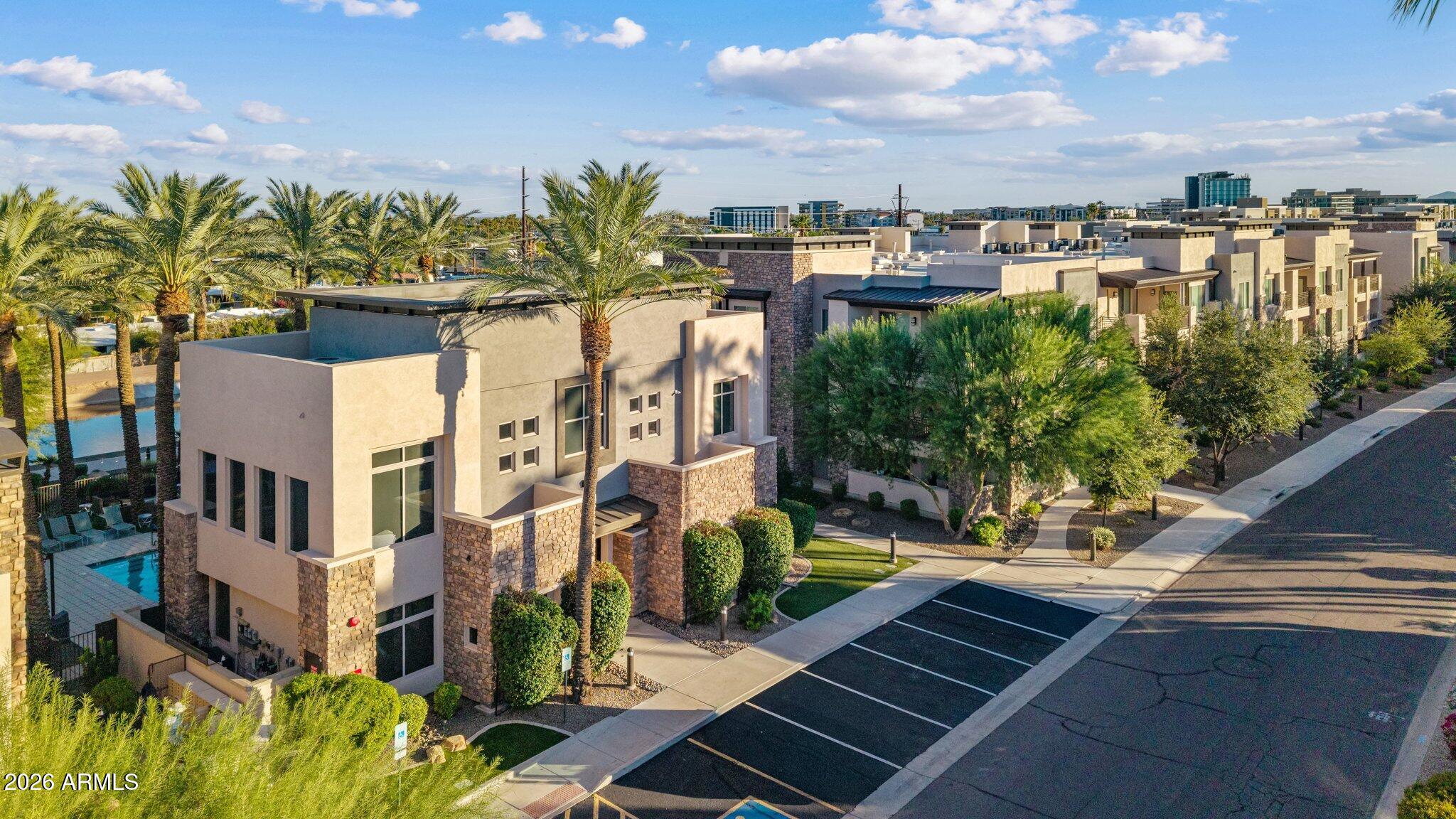 4803 N WOODMERE FAIRWAY 1005