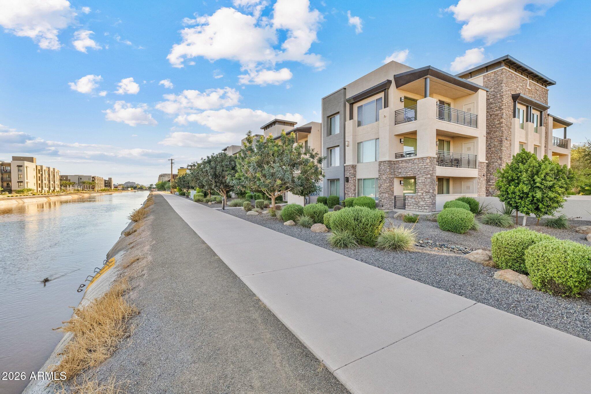 4803 N WOODMERE FAIRWAY 1005
