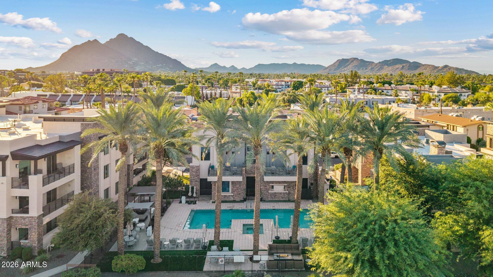 4803 N WOODMERE FAIRWAY 1005