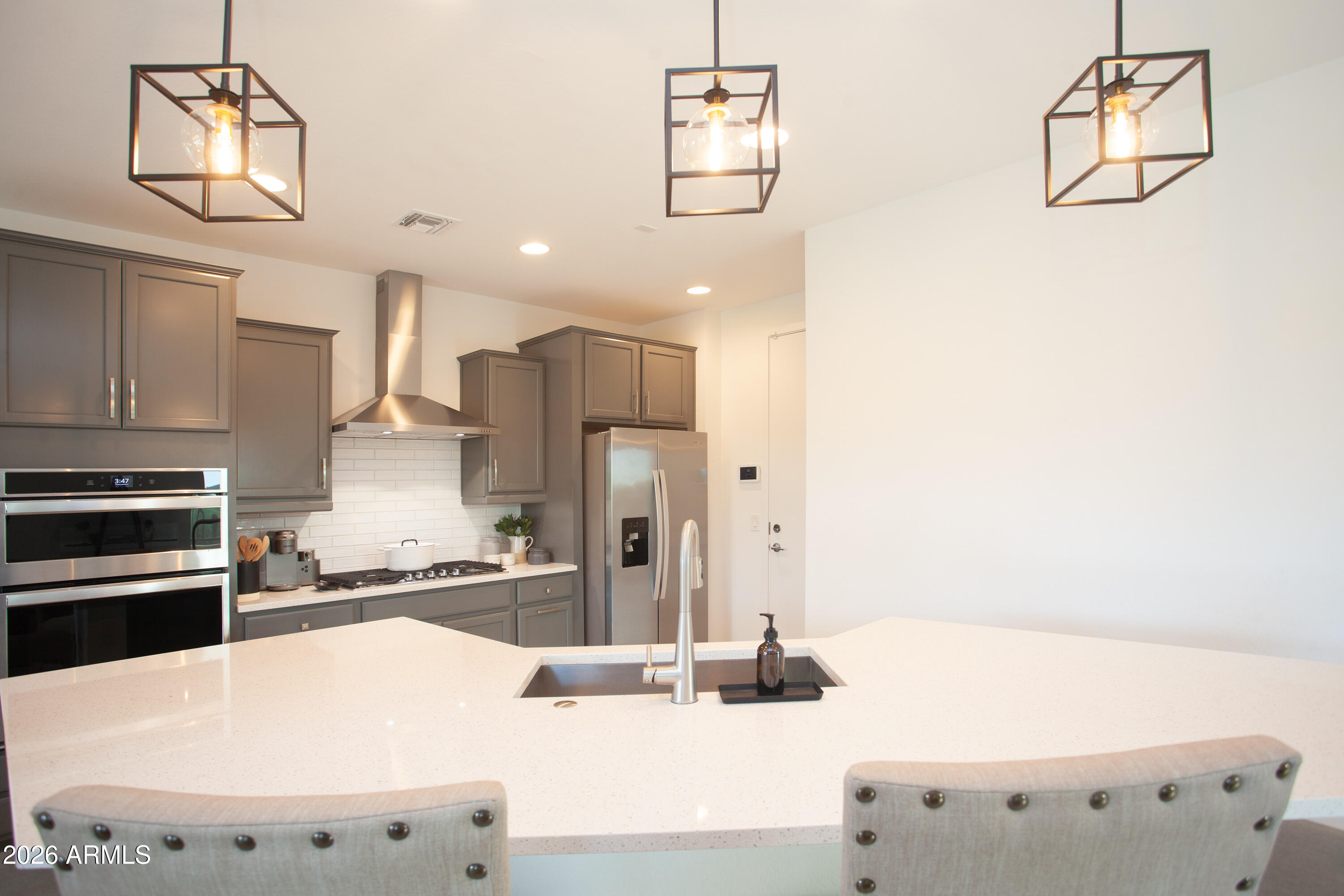 3110 E LOUISE Drive