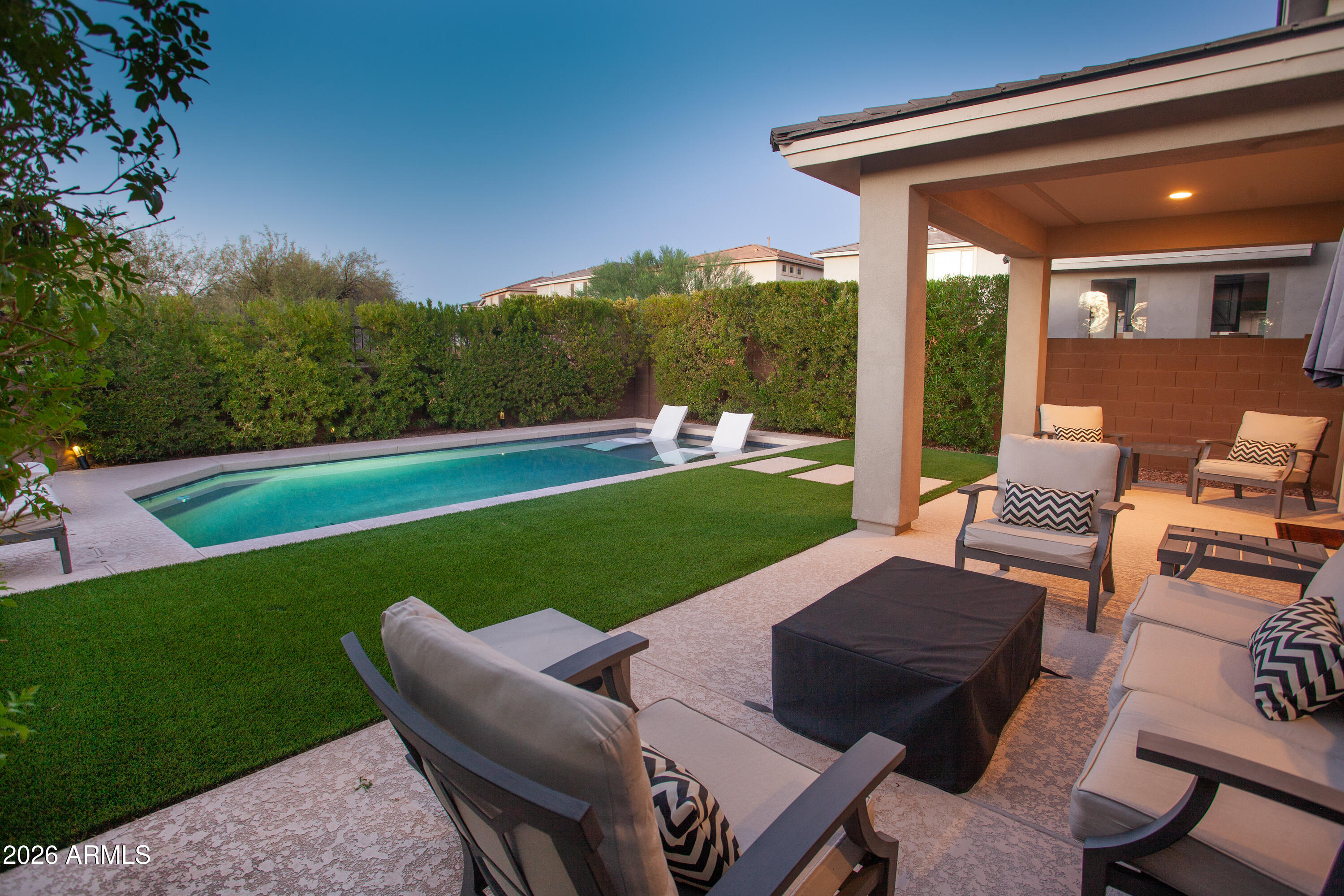 3110 E LOUISE Drive