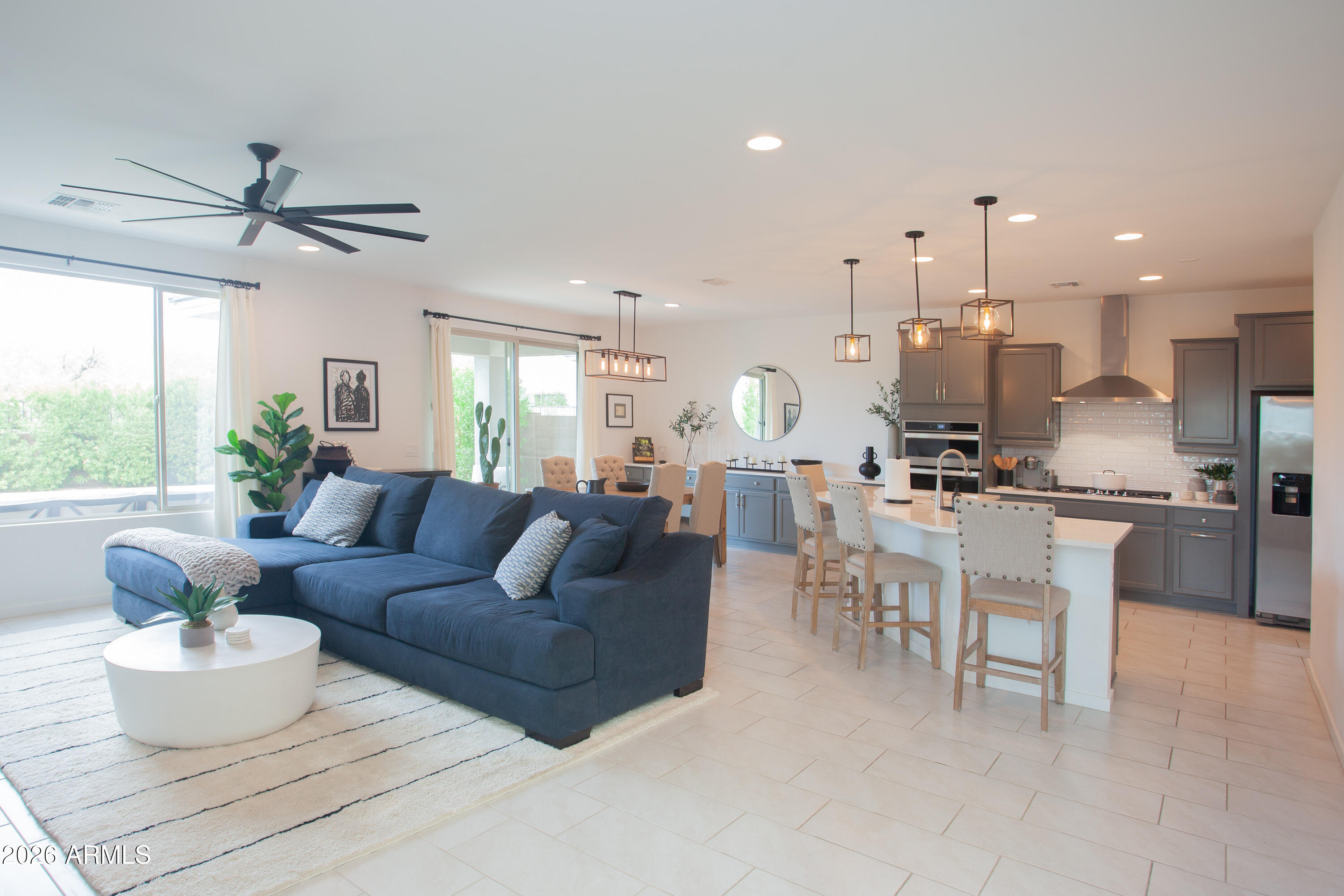 3110 E LOUISE Drive