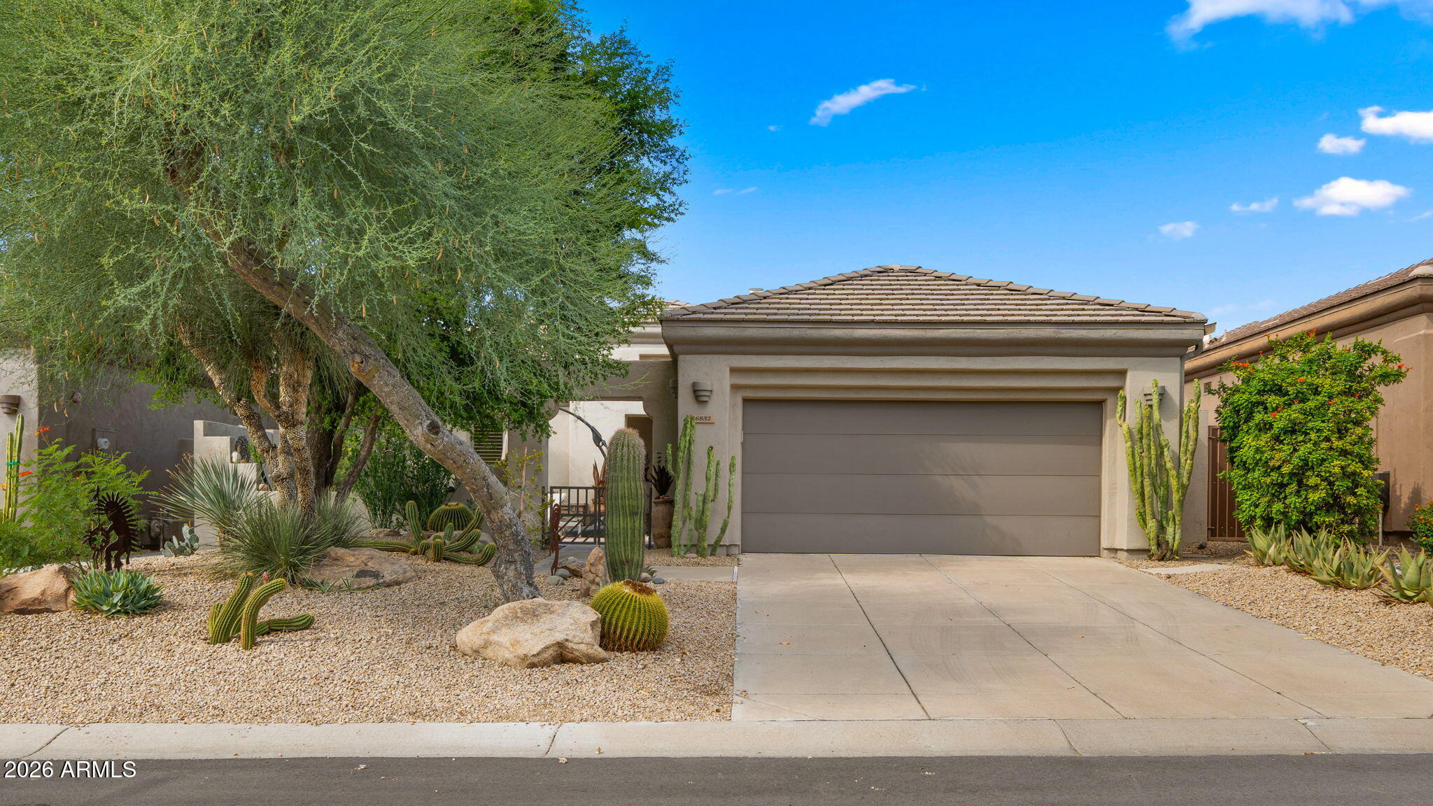 6832 E NIGHTINGALE STAR Circle