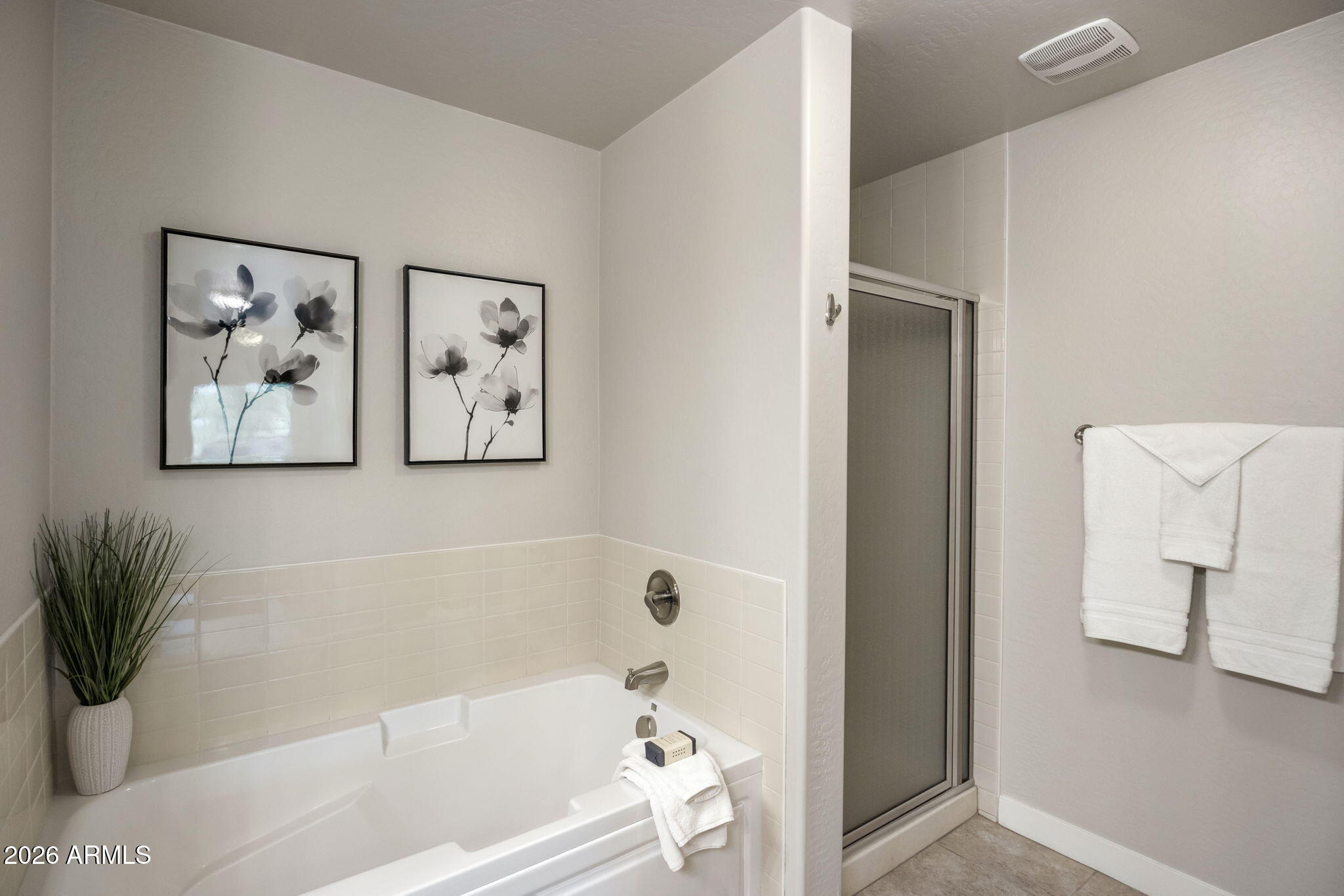 5450 E DEER VALLEY Drive 3172