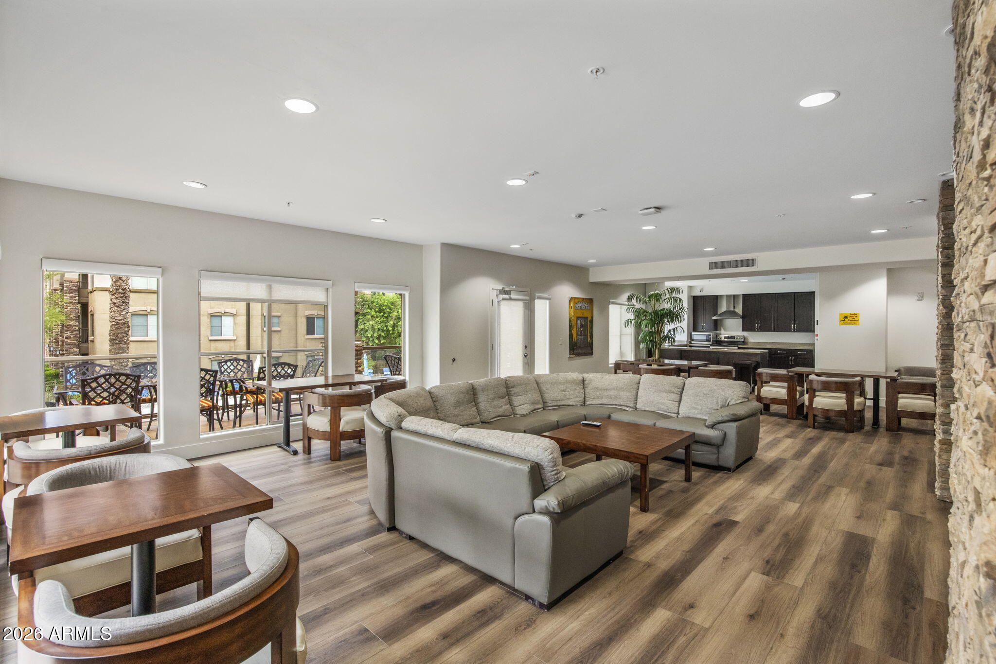 5450 E DEER VALLEY Drive 3172