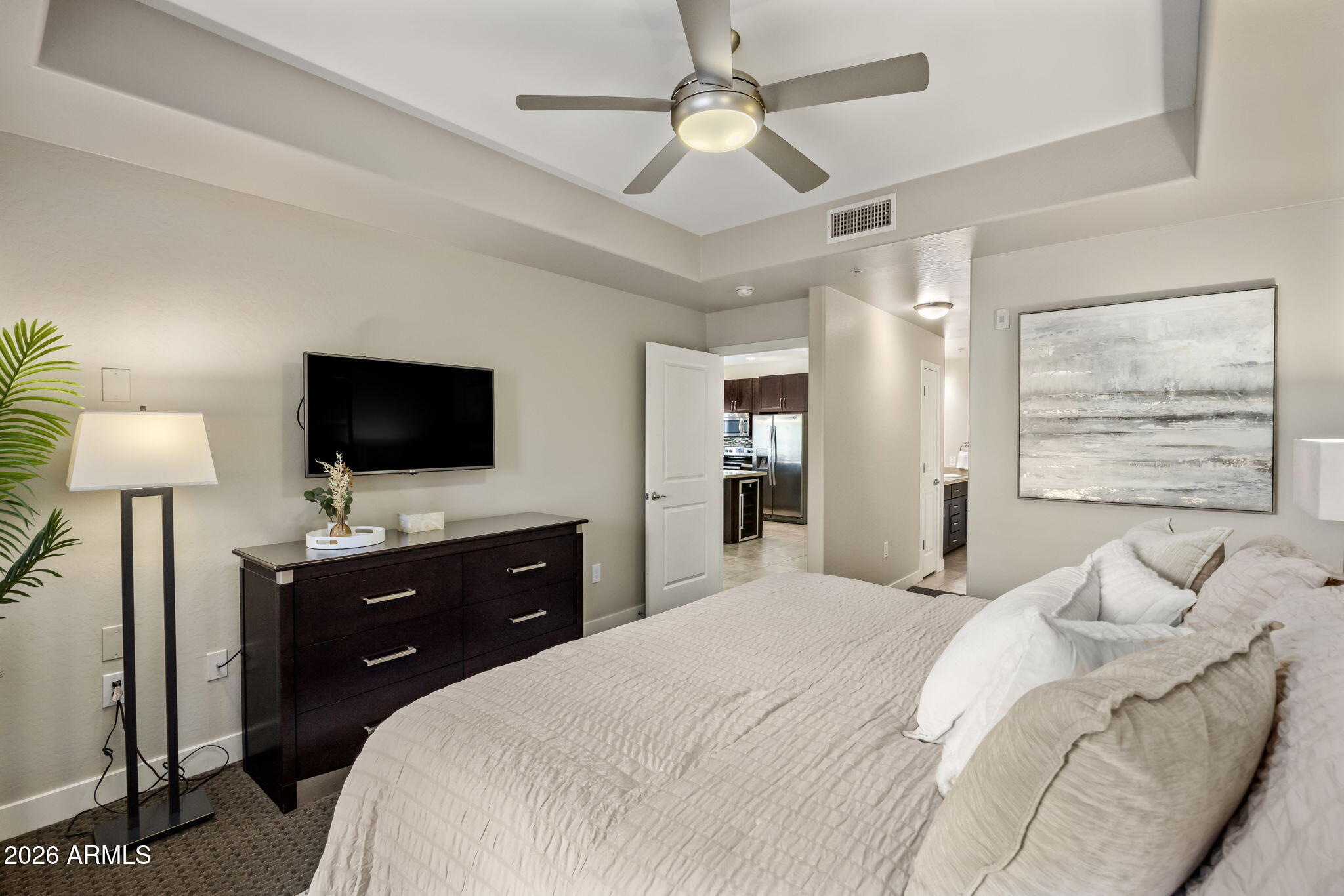 5450 E DEER VALLEY Drive 3172