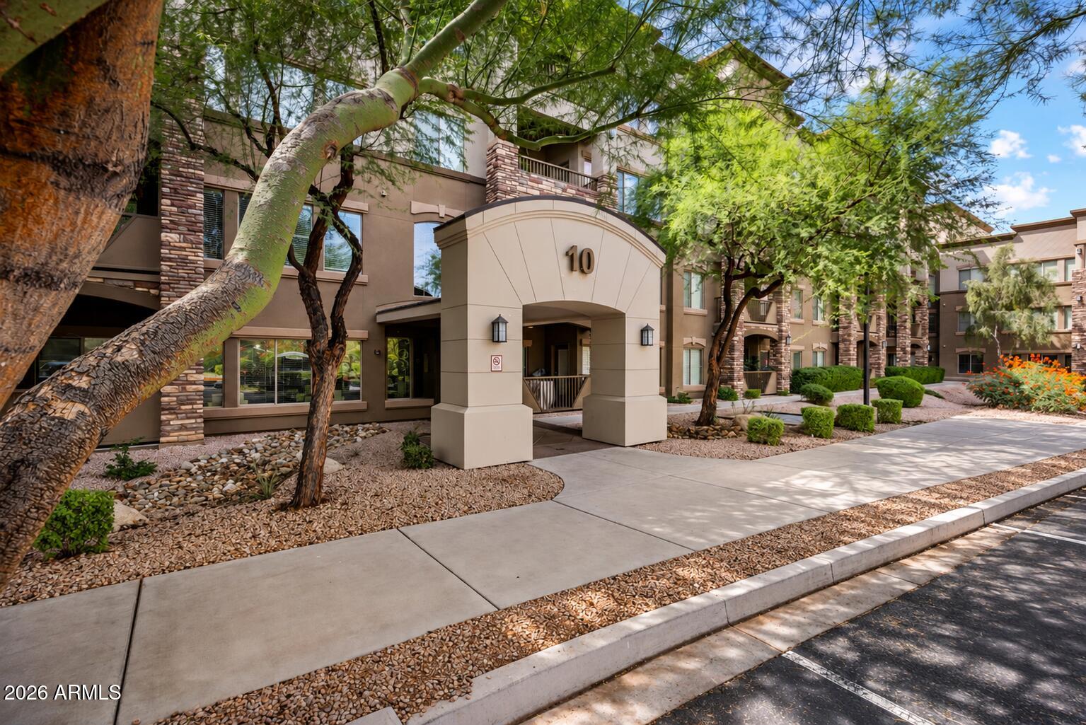5450 E DEER VALLEY Drive 3172