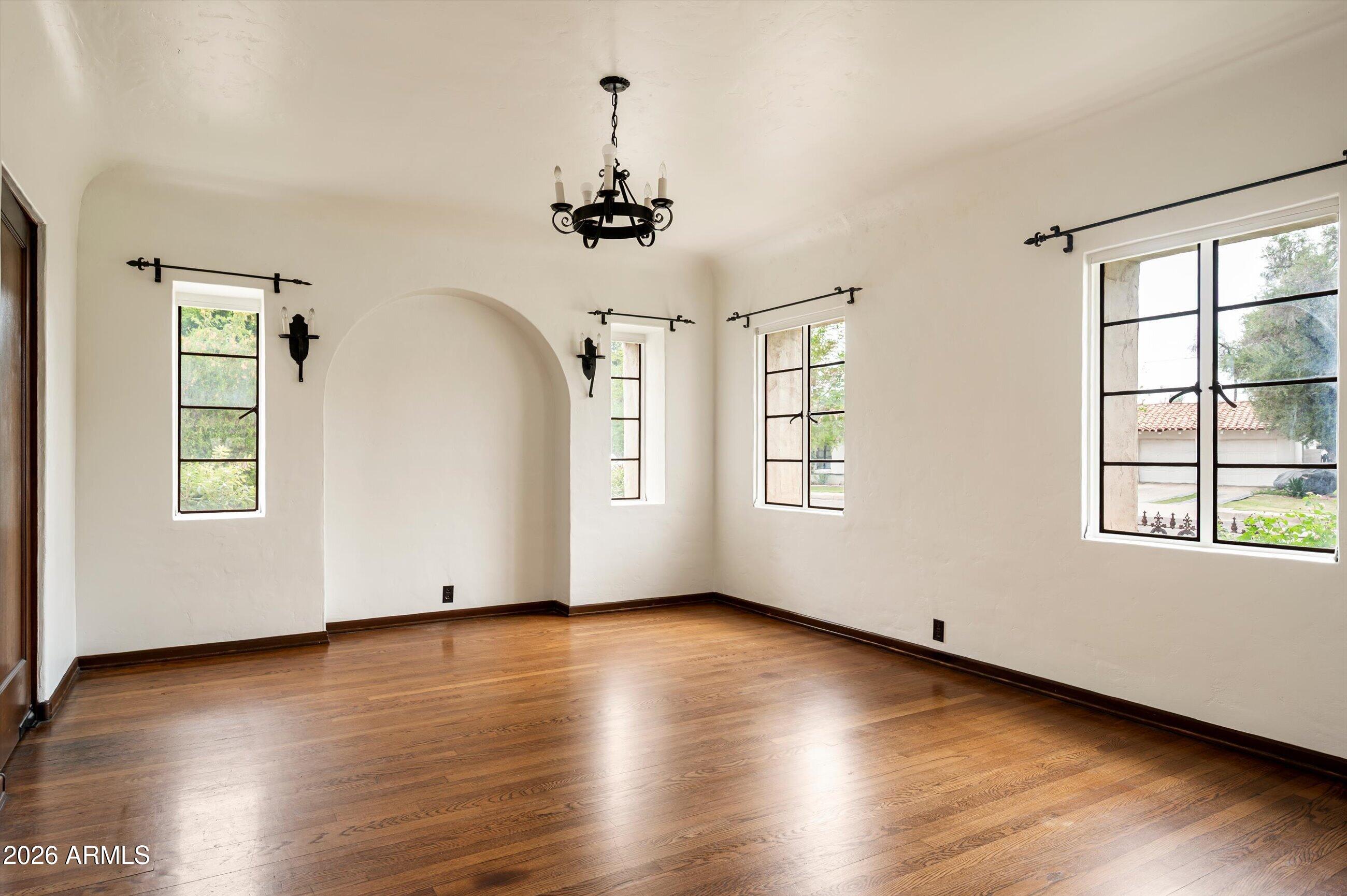 2218 ENCANTO Drive NE