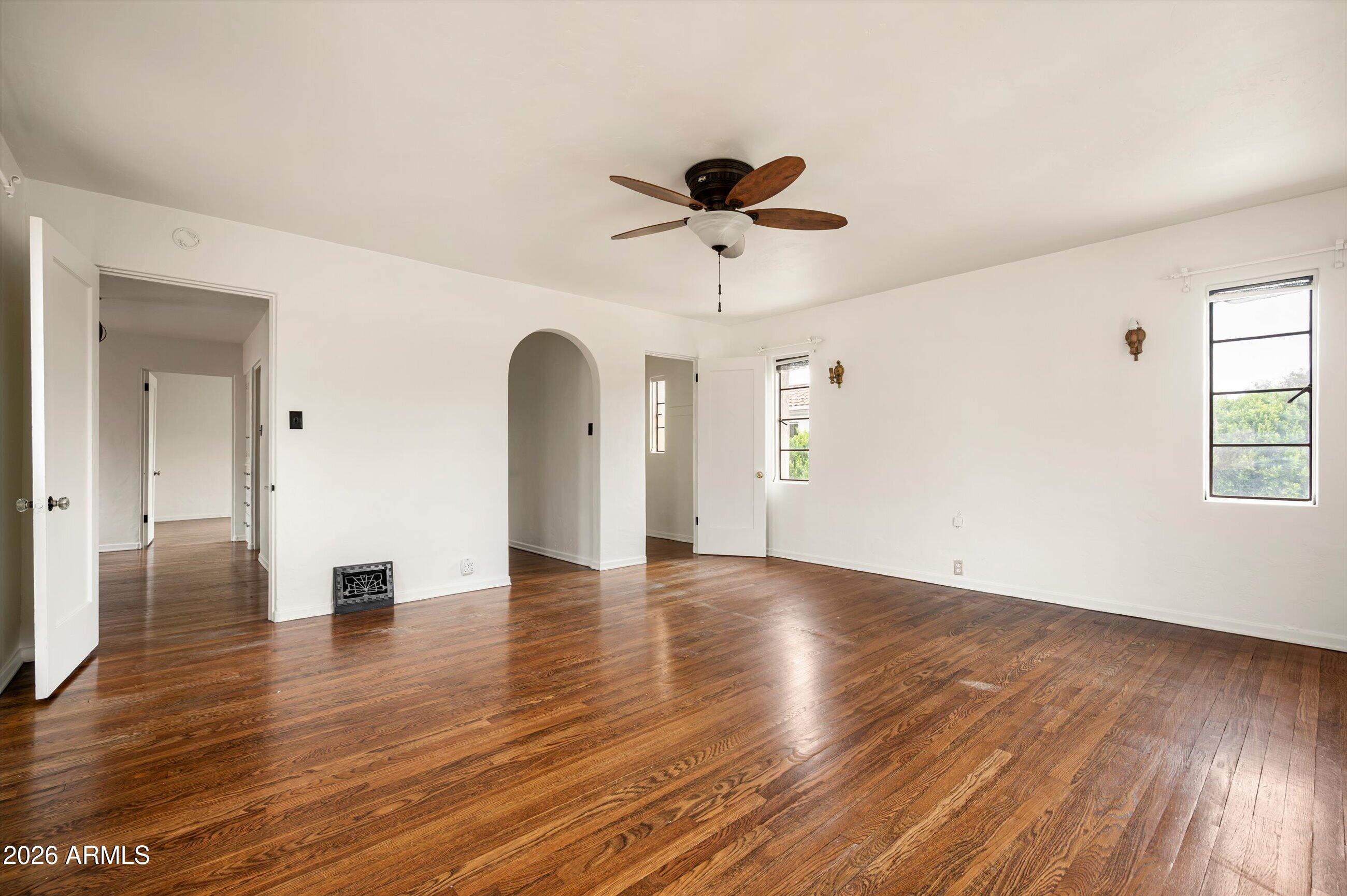 2218 ENCANTO Drive NE