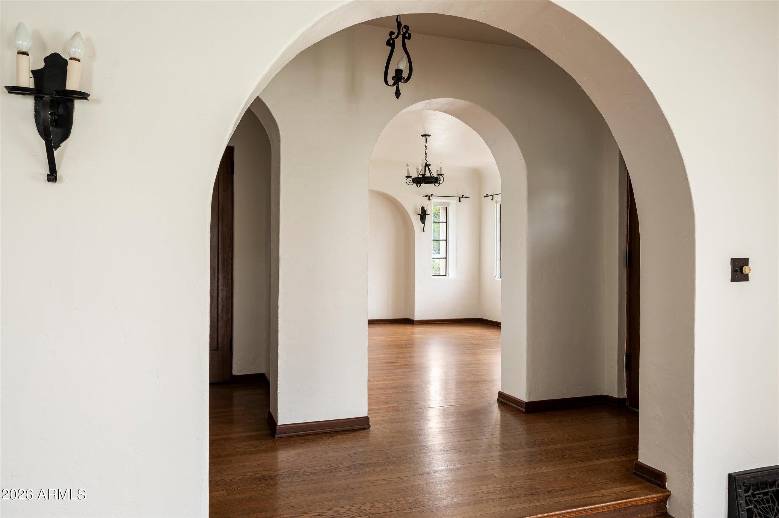 2218 ENCANTO Drive NE