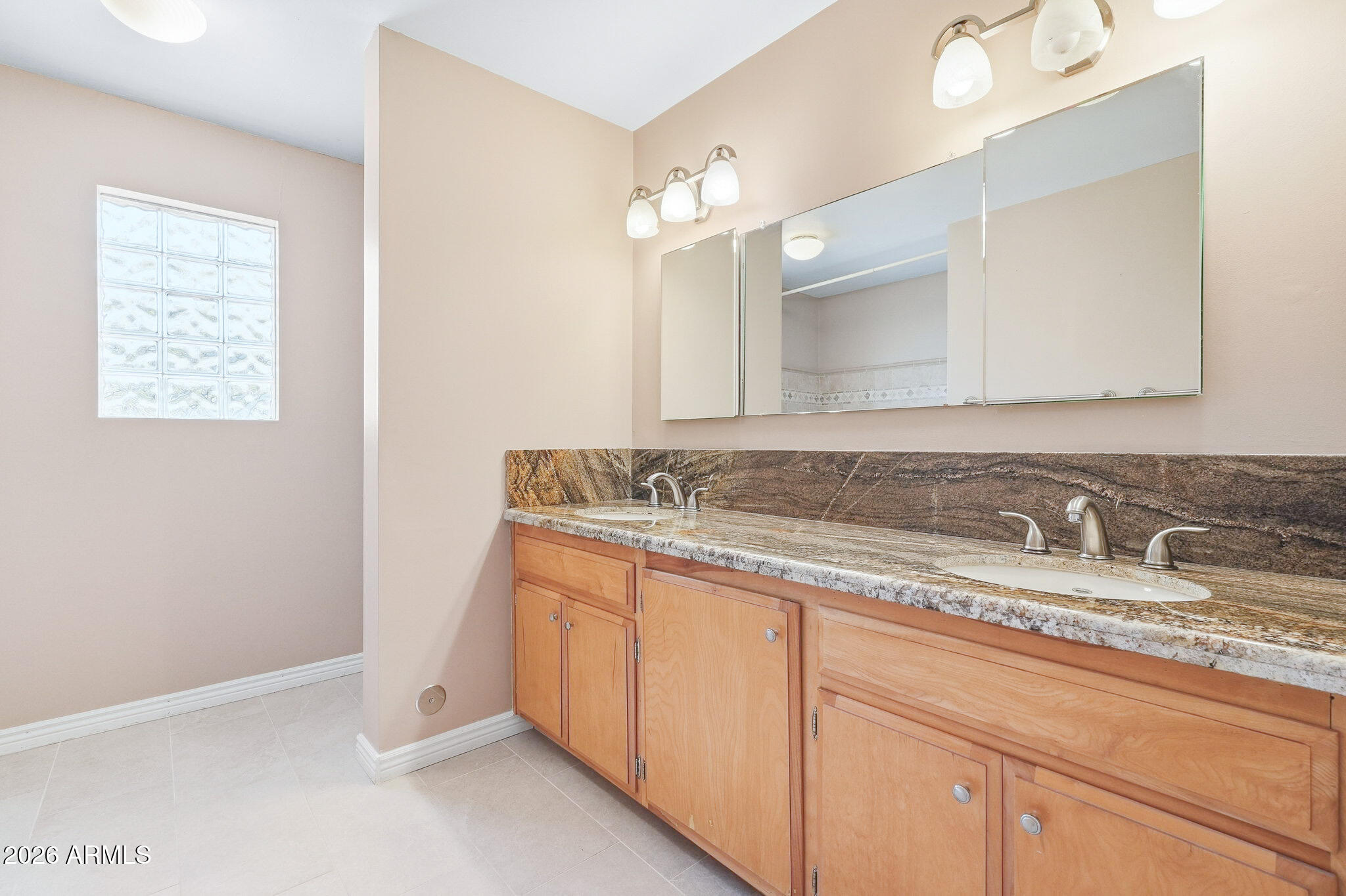 5822 N 23RD Place