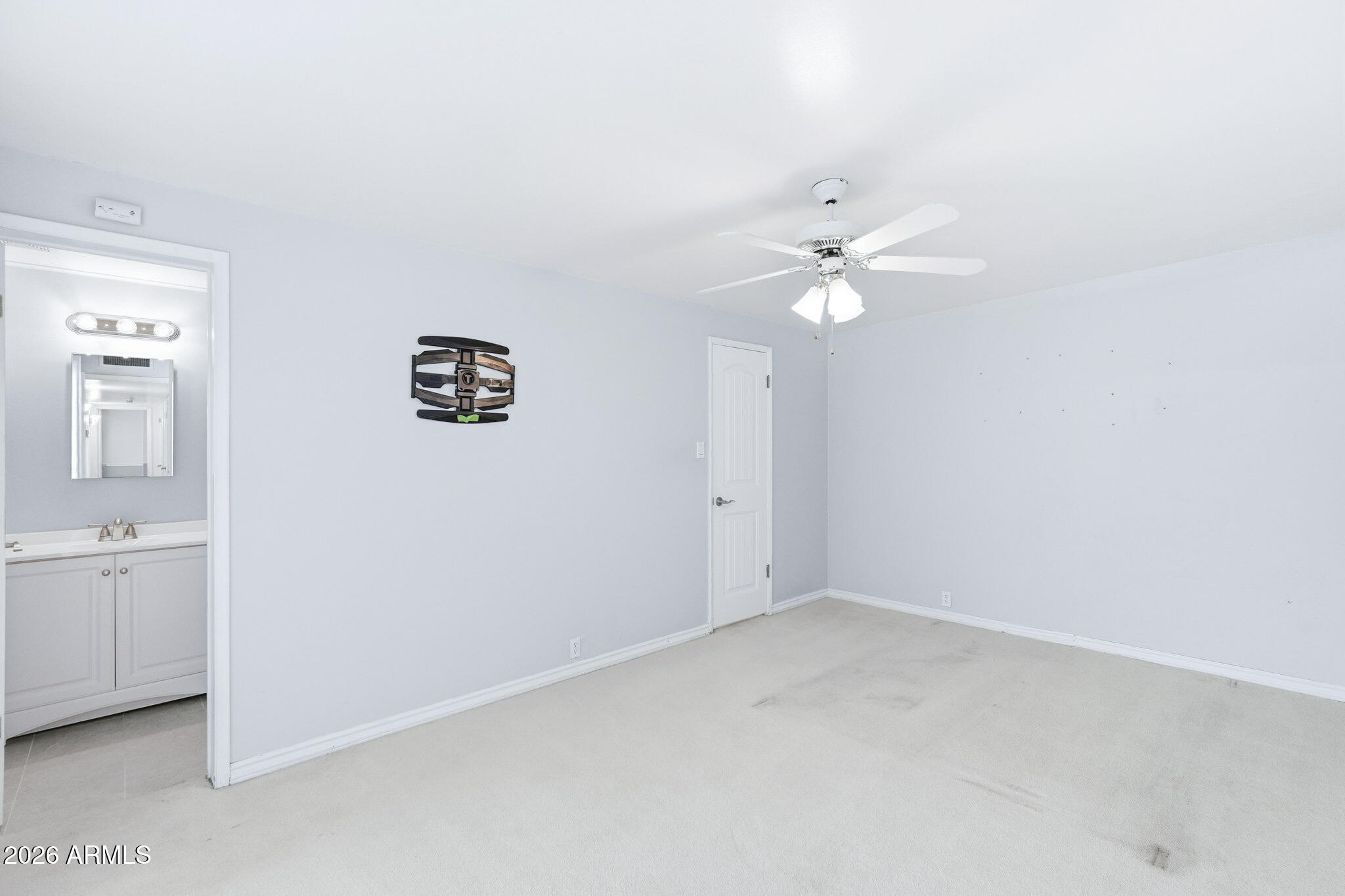 5822 N 23RD Place