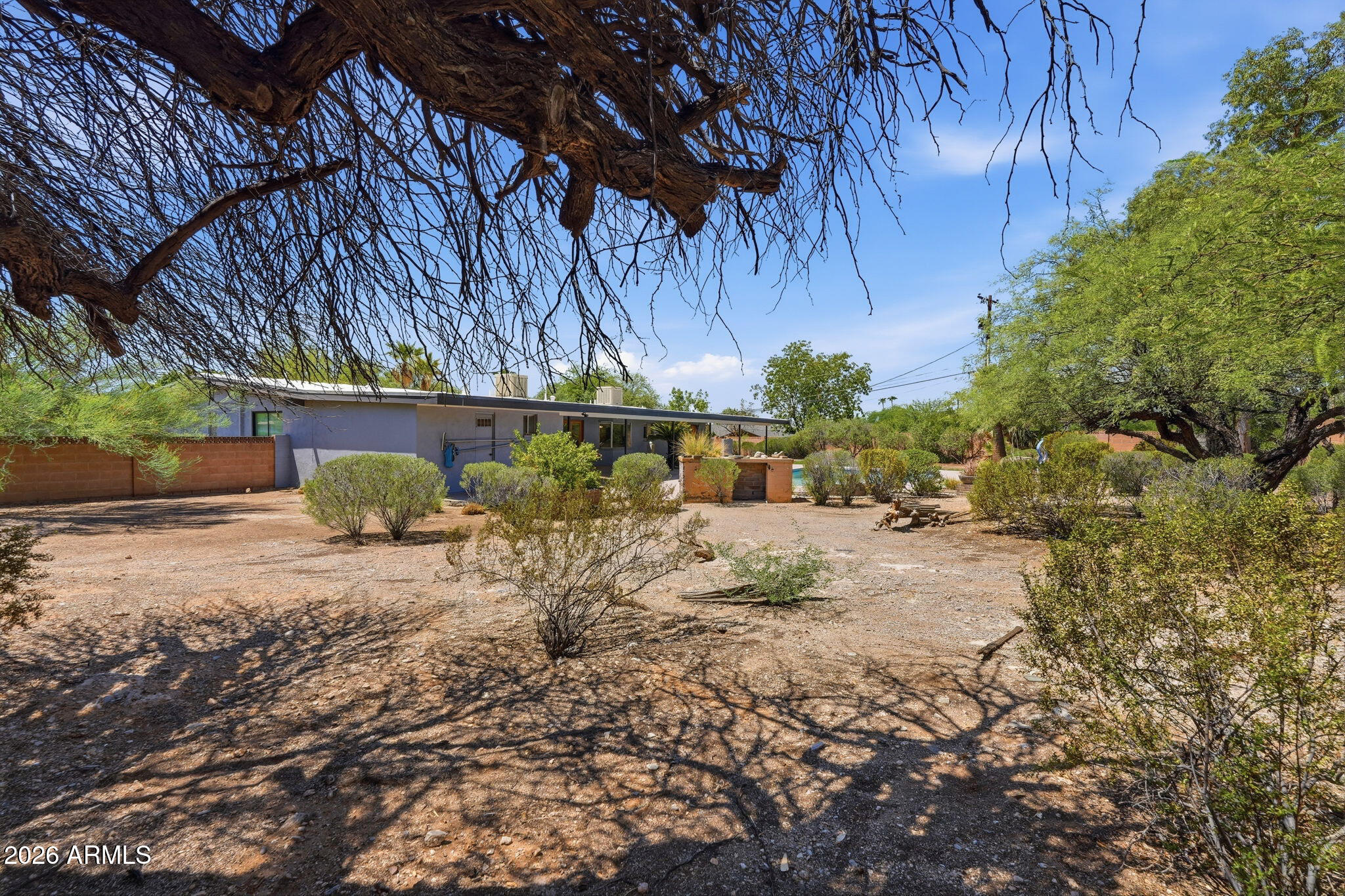 5822 N 23RD Place