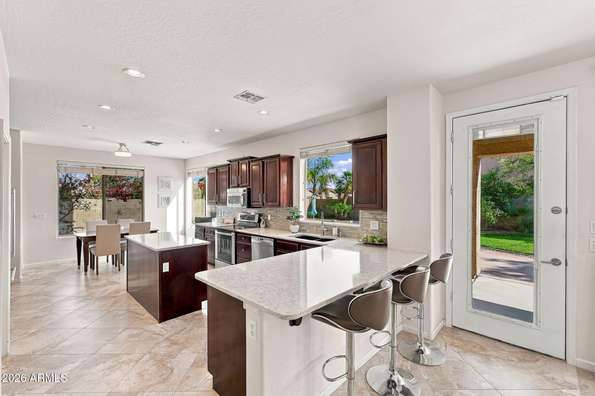 7125 W BRONCO Trail