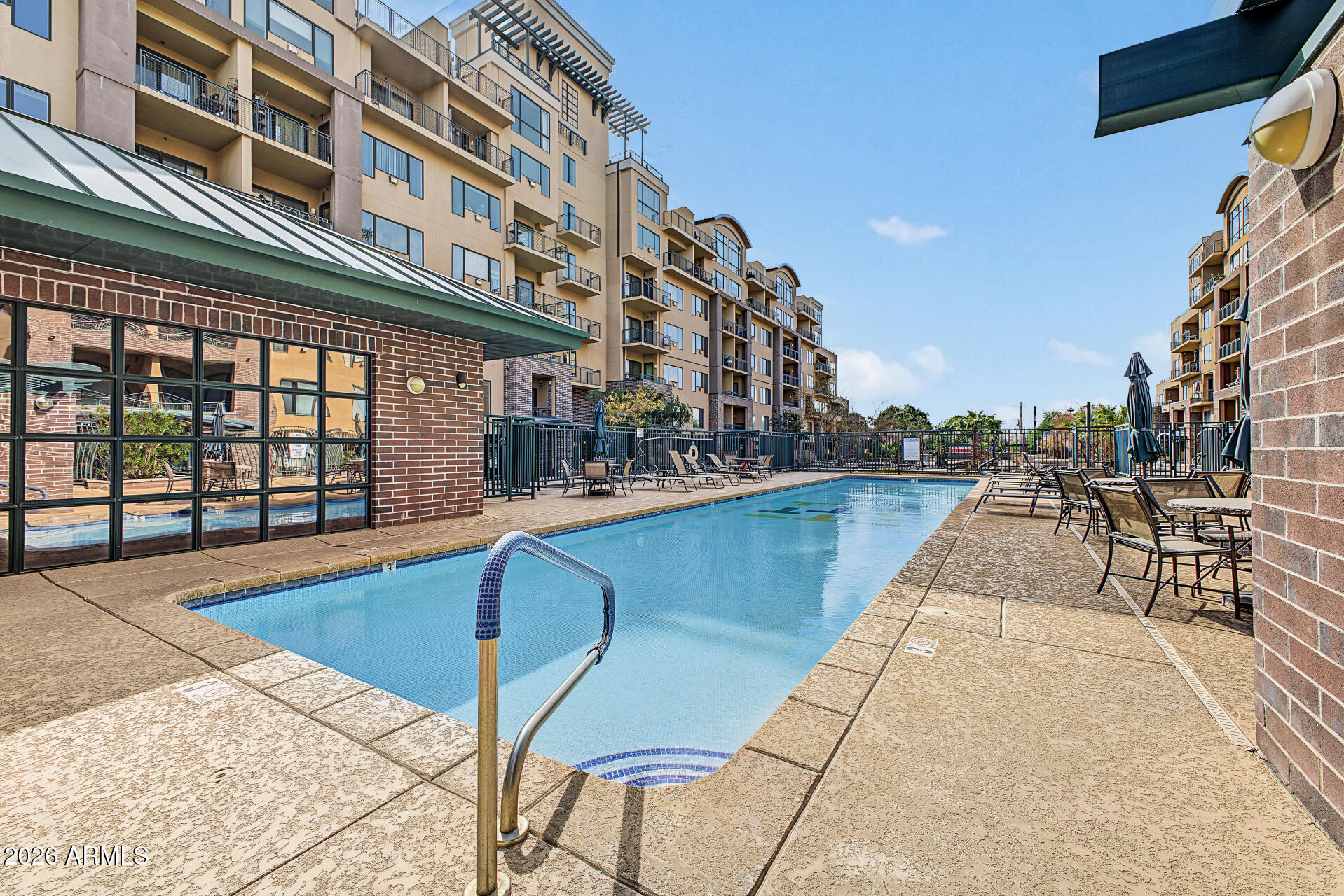 2302 N CENTRAL Avenue 404