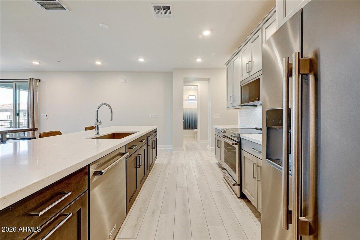 2121 W SONORAN DESERT Drive 66