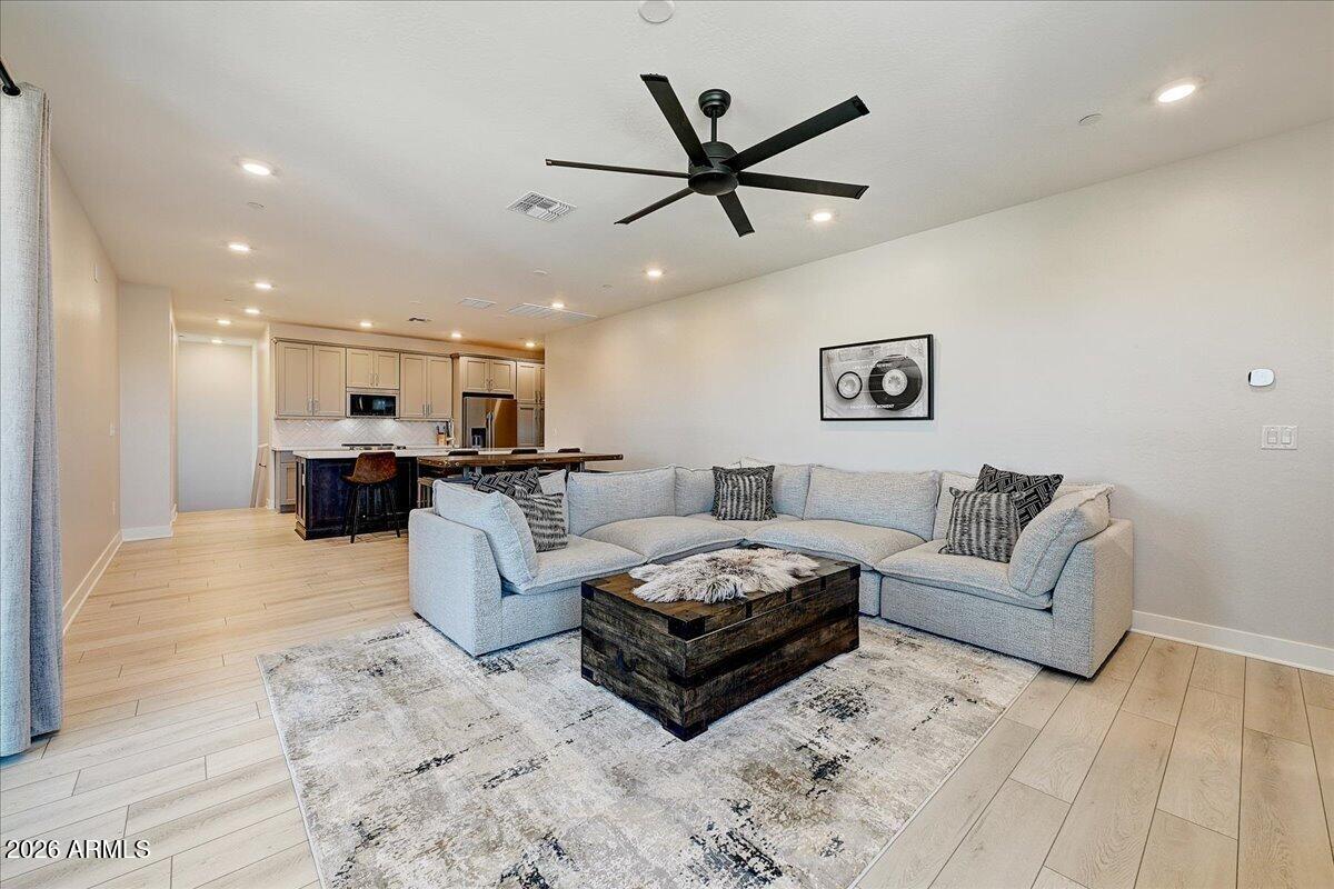 2121 W SONORAN DESERT Drive 66