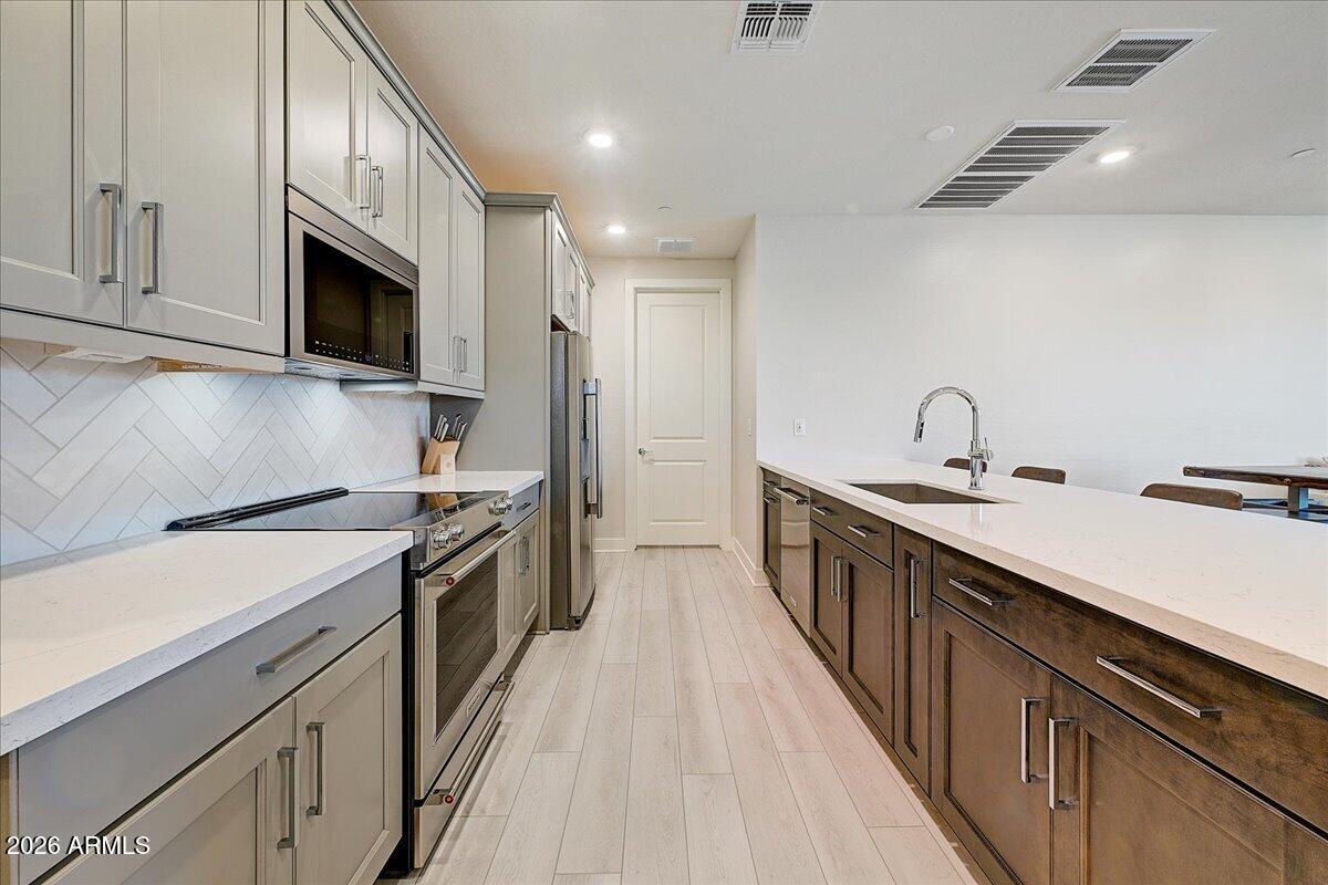 2121 W SONORAN DESERT Drive 66