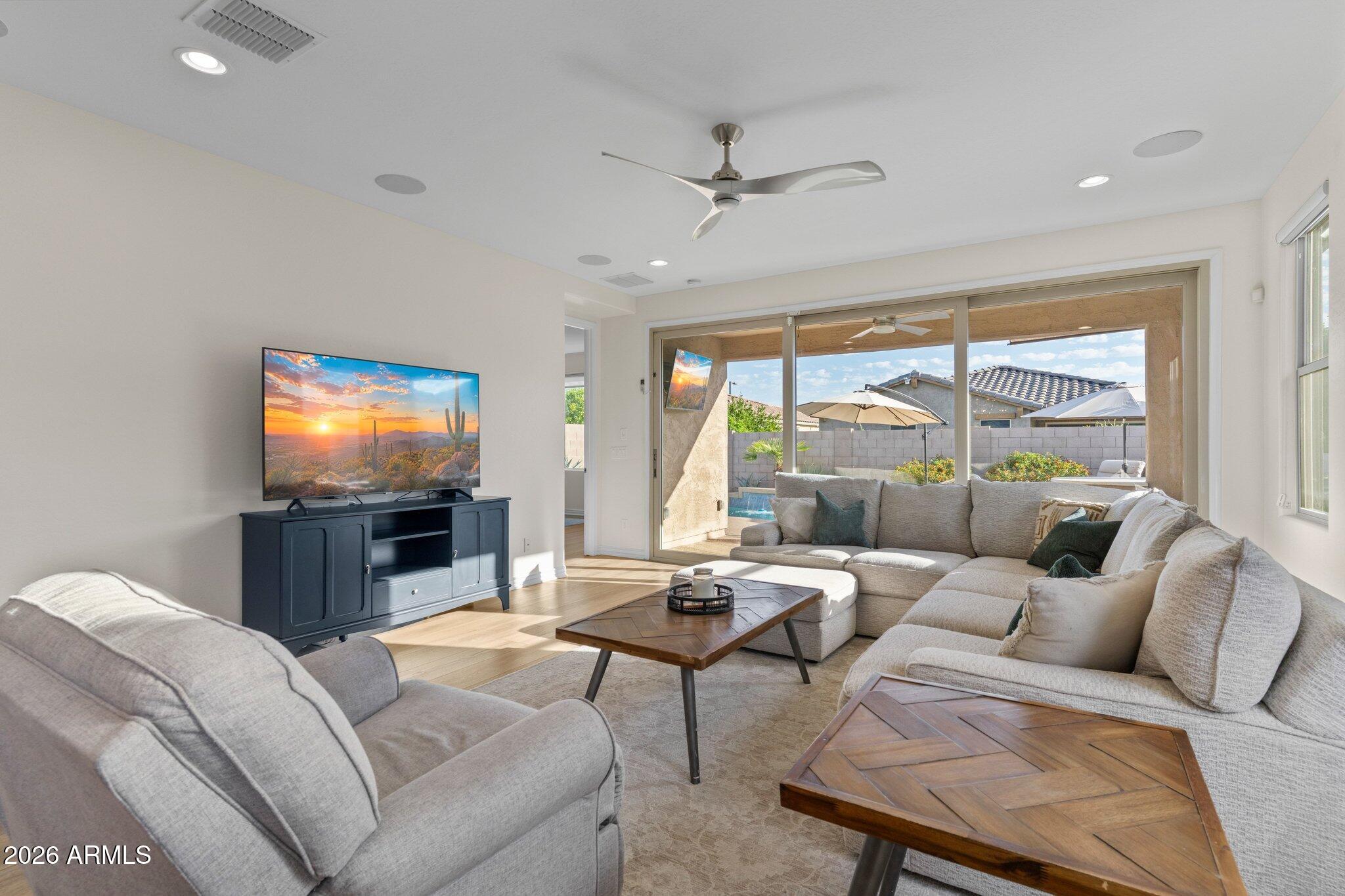609 E PASARO Drive
