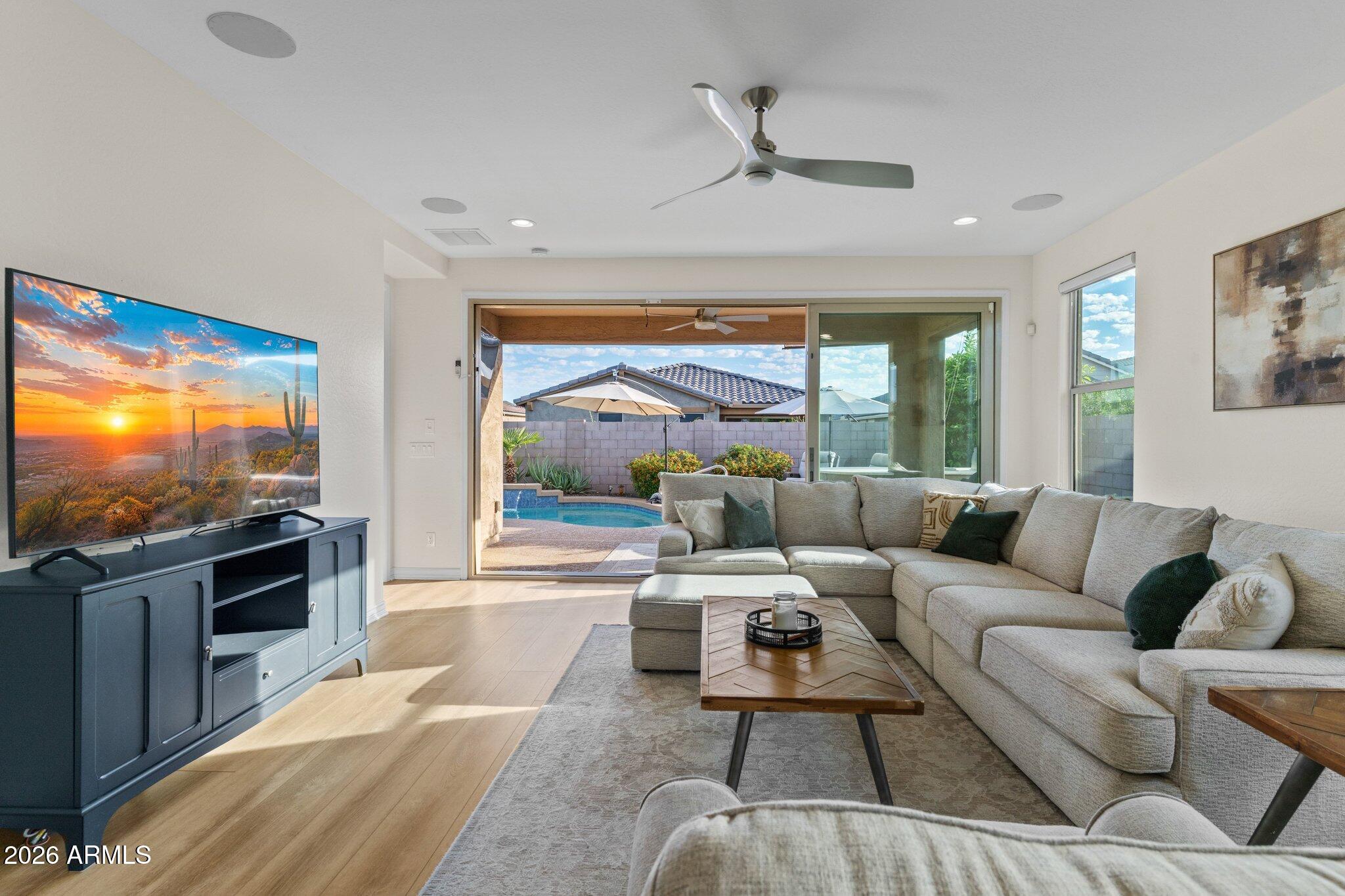 609 E PASARO Drive