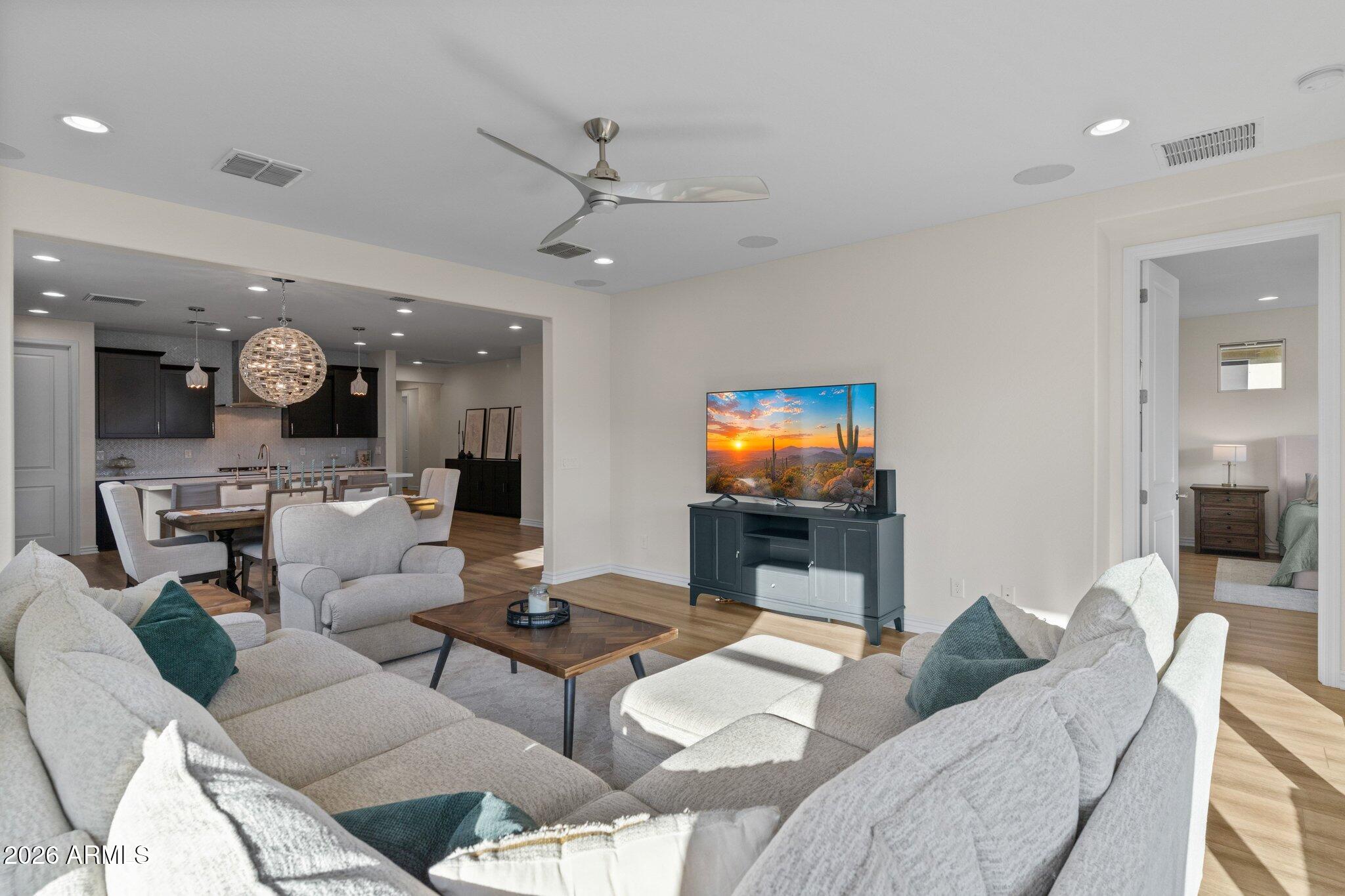 609 E PASARO Drive