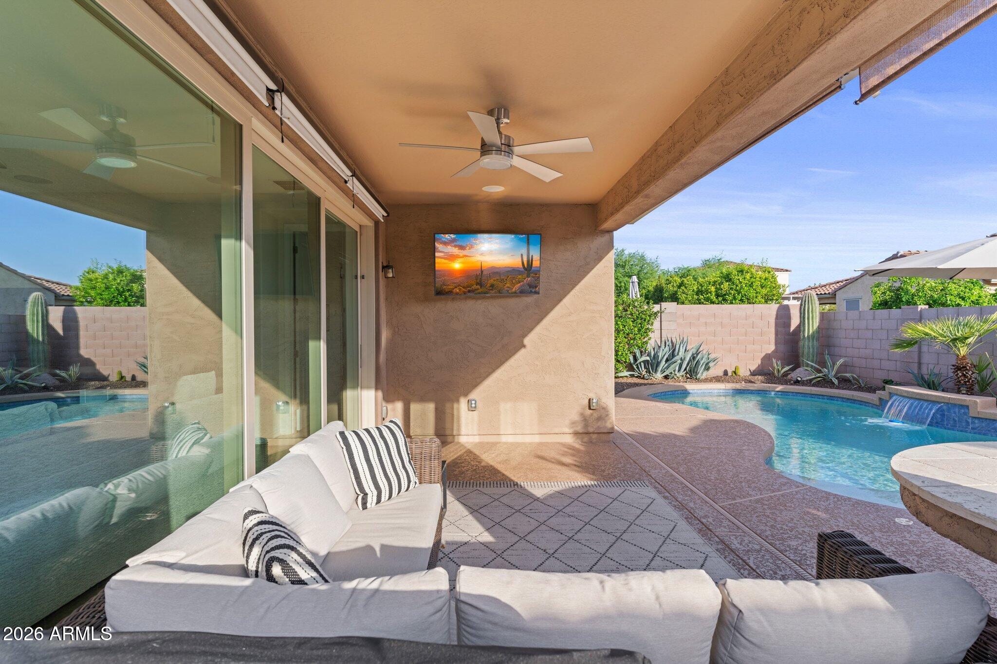 609 E PASARO Drive