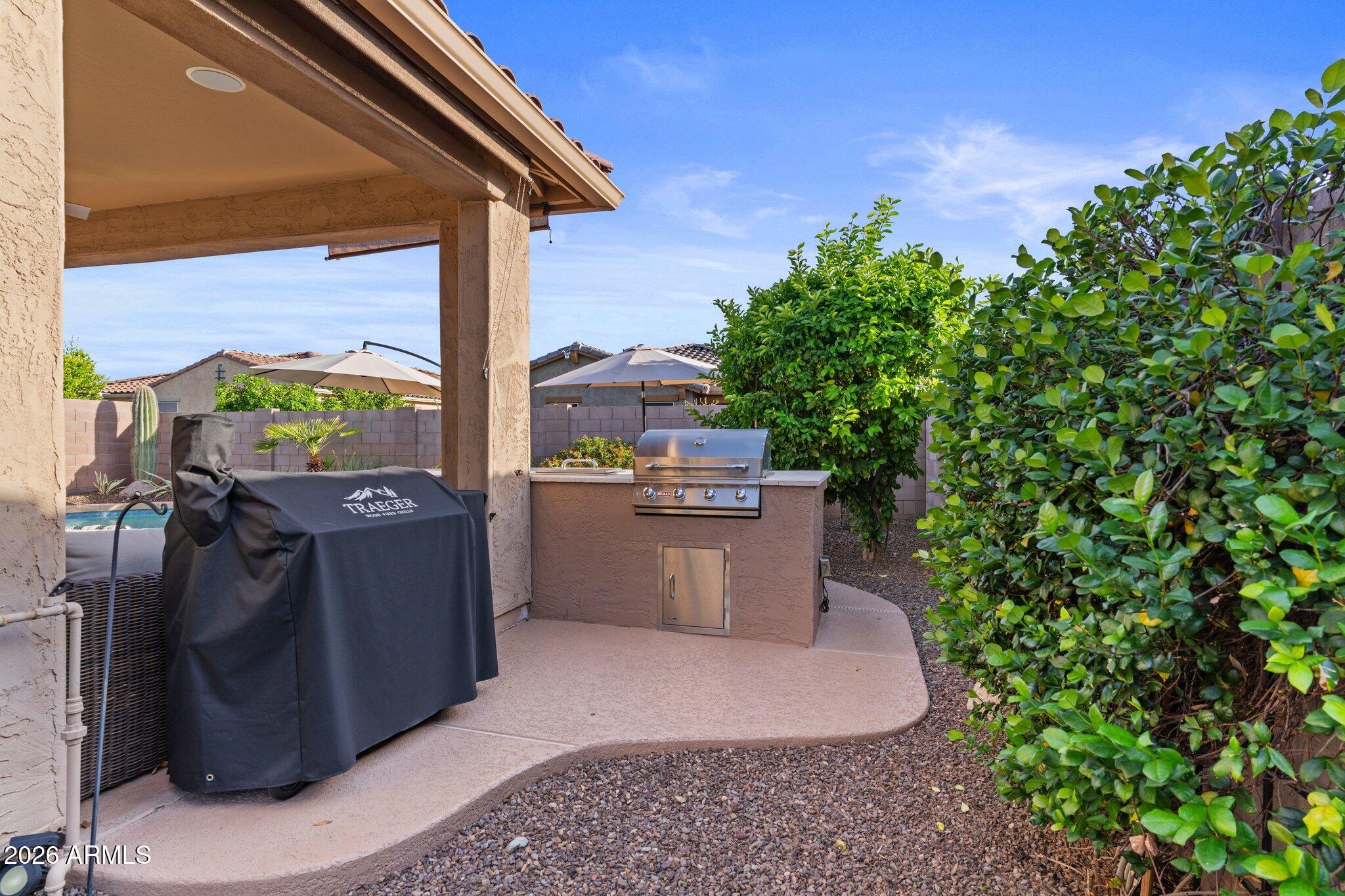 609 E PASARO Drive