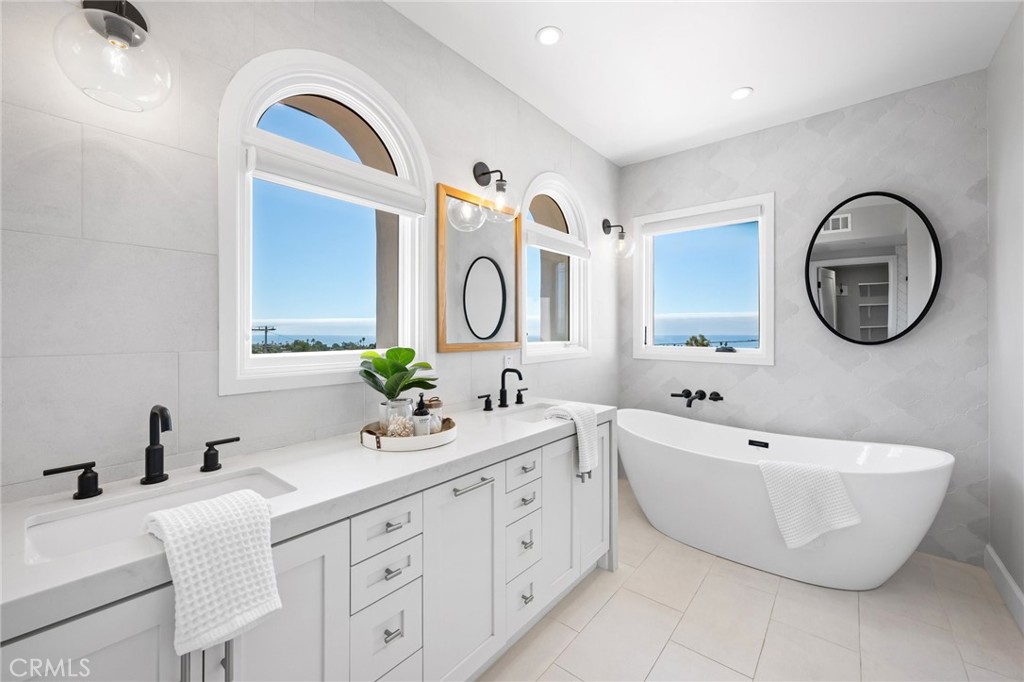 1010 S El Camino Real 208