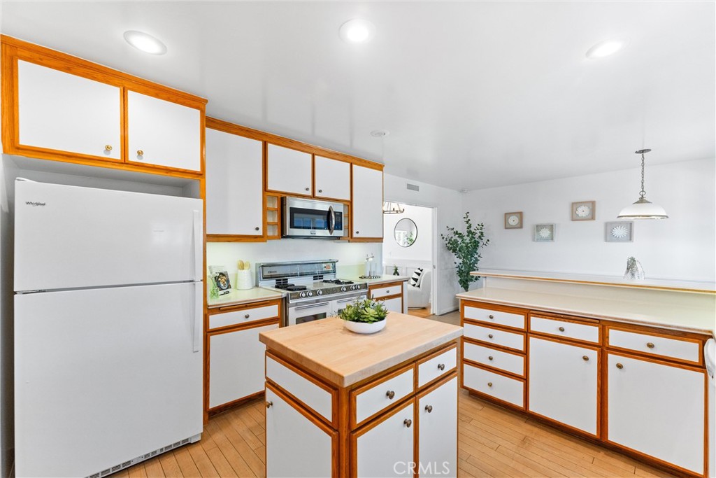 28431 Avenida La Mancha