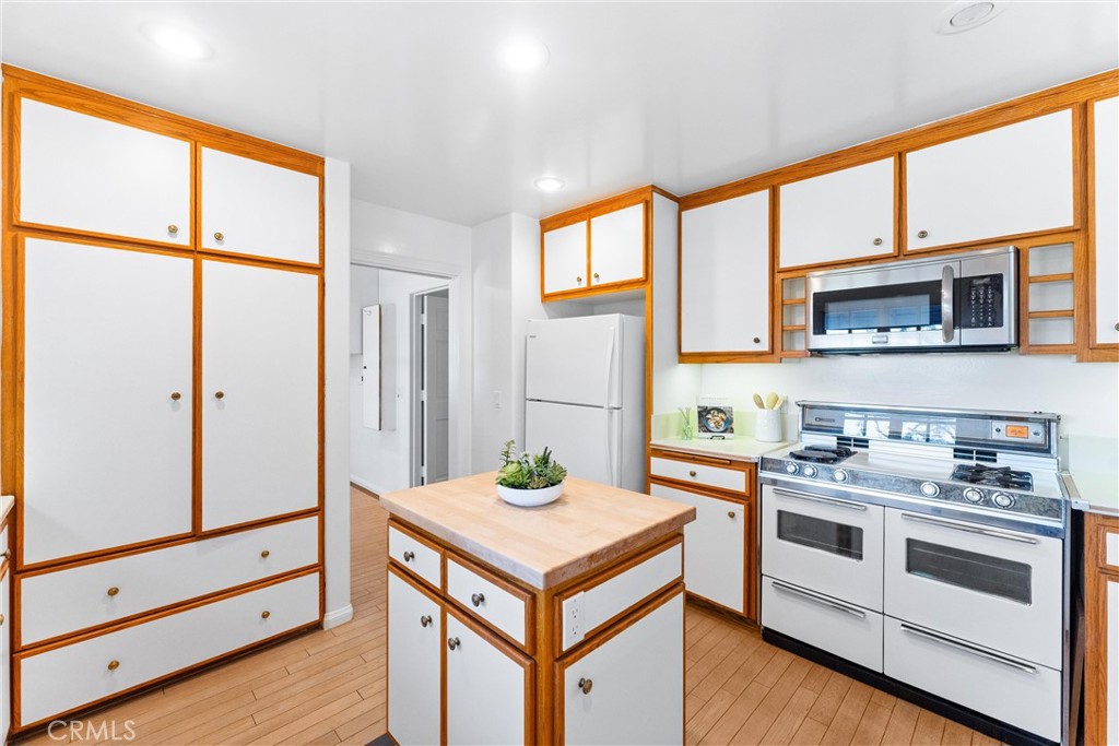 28431 Avenida La Mancha