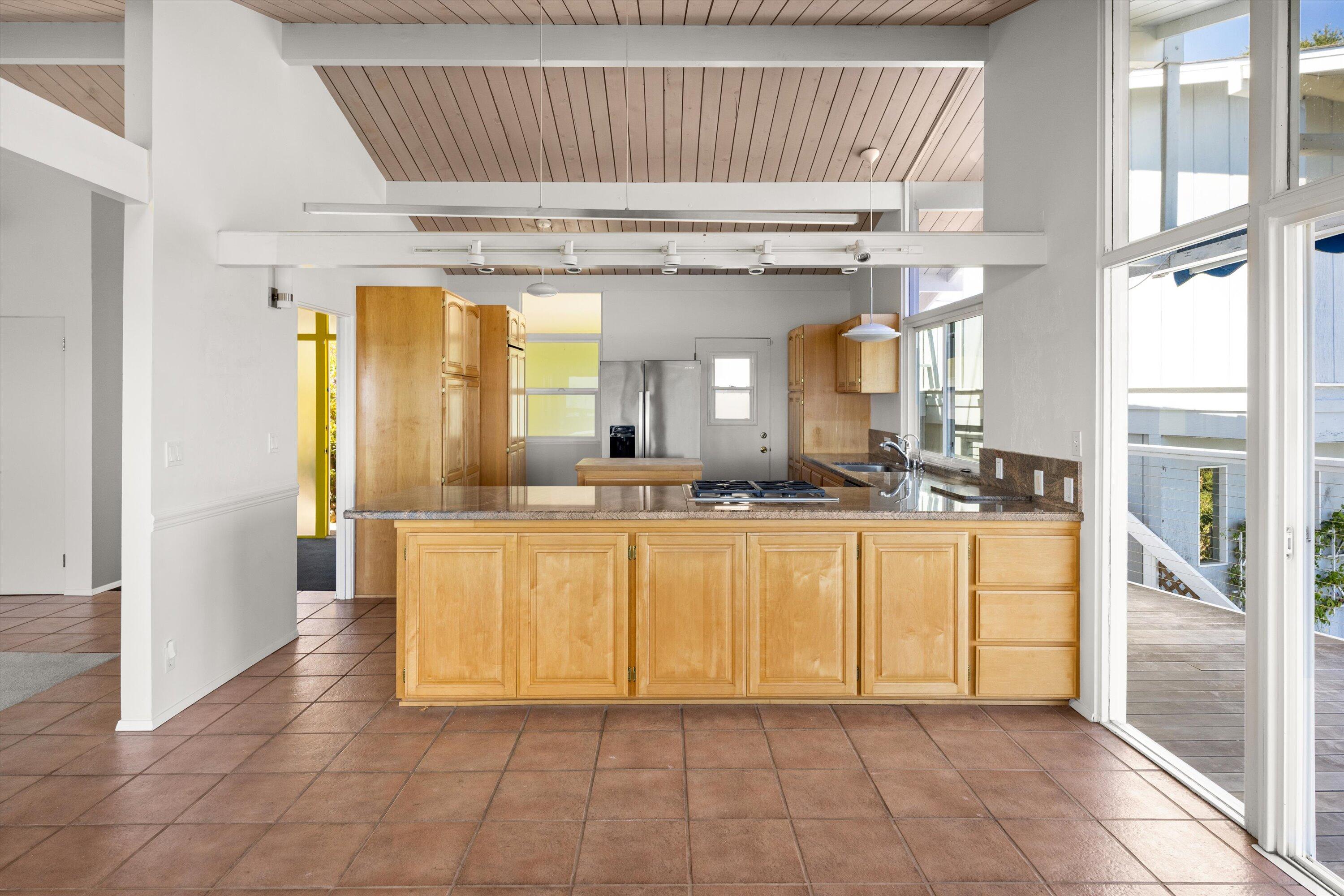 1055 Roble Lane