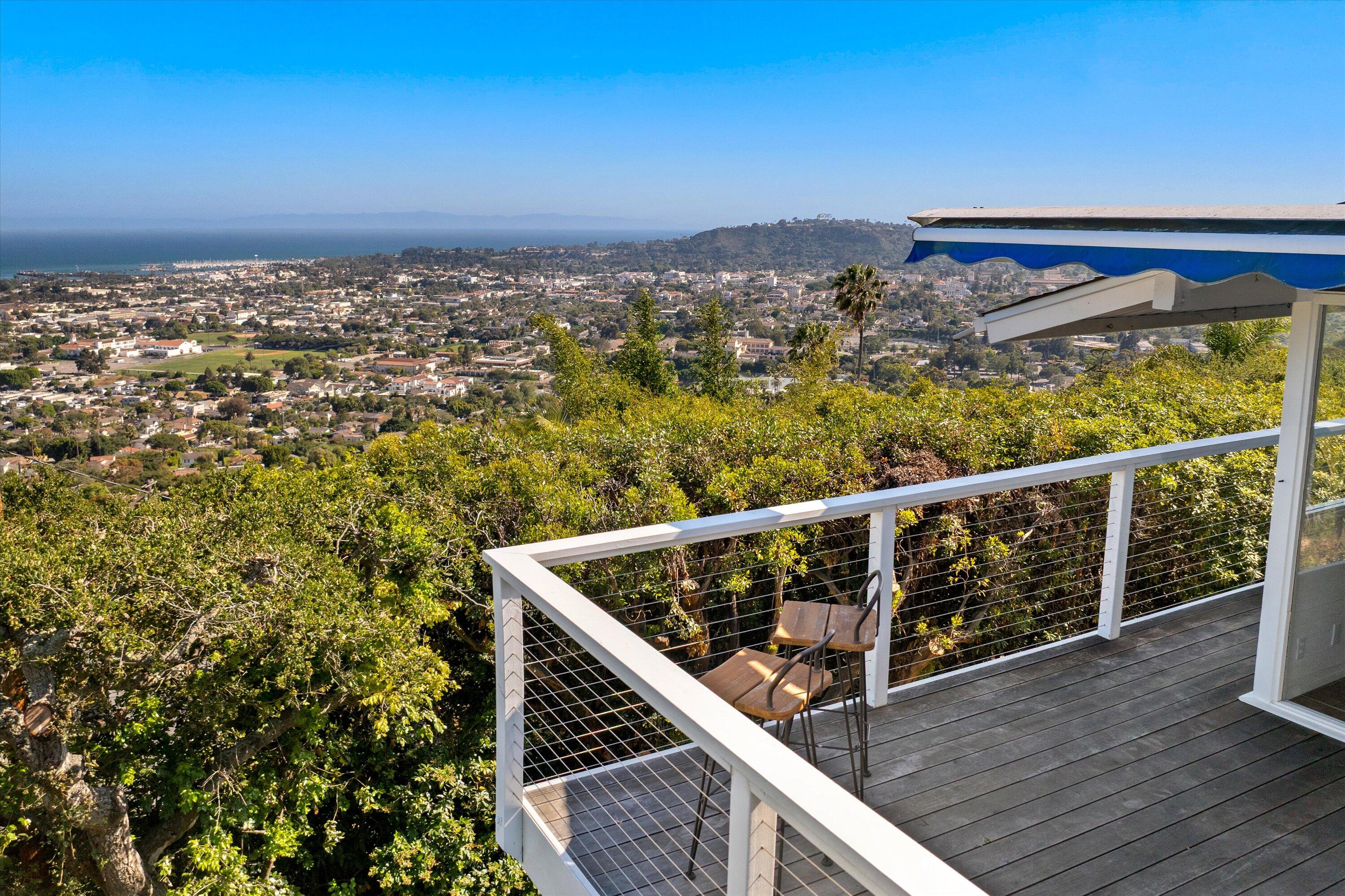 1055 Roble Lane