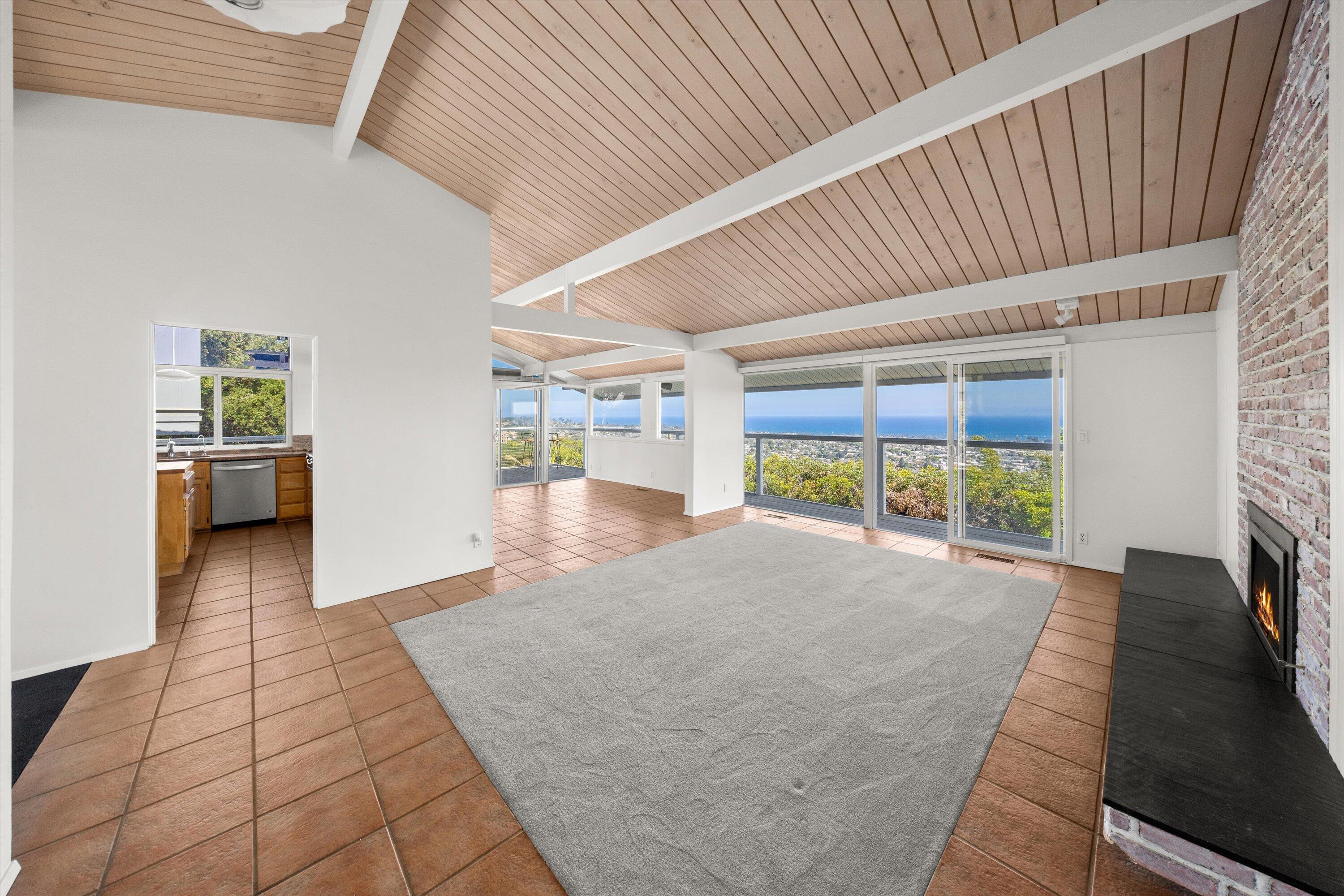 1055 Roble Lane
