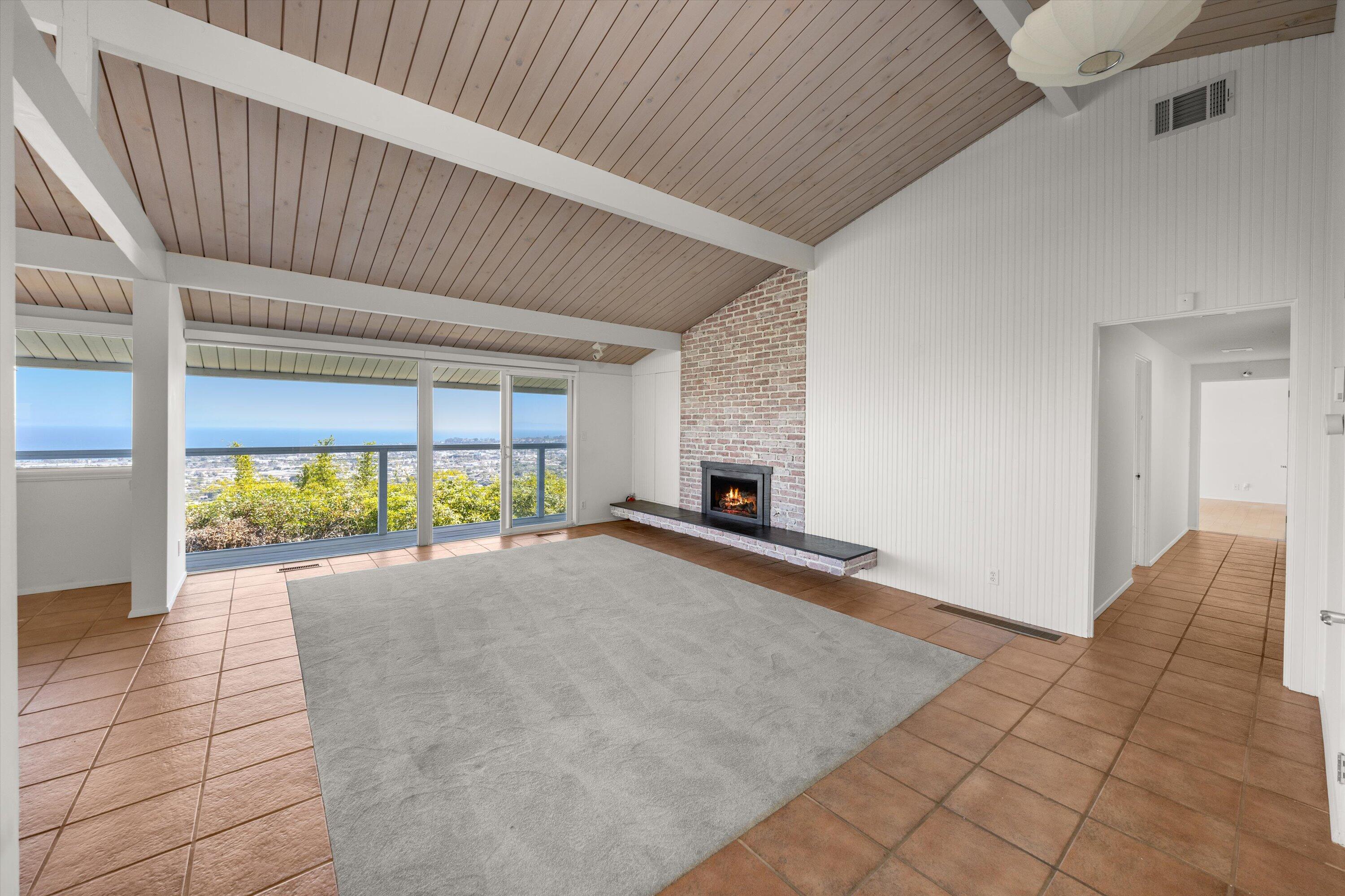 1055 Roble Lane