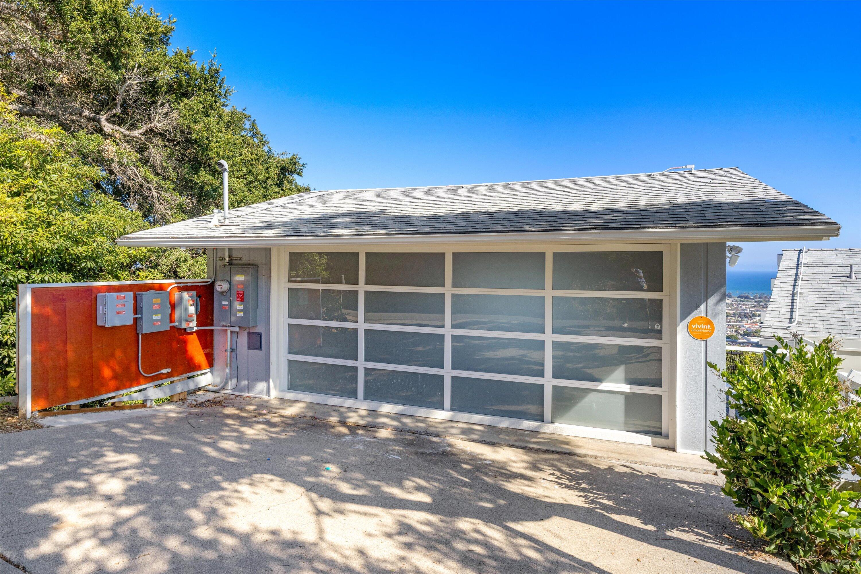 1055 Roble Lane