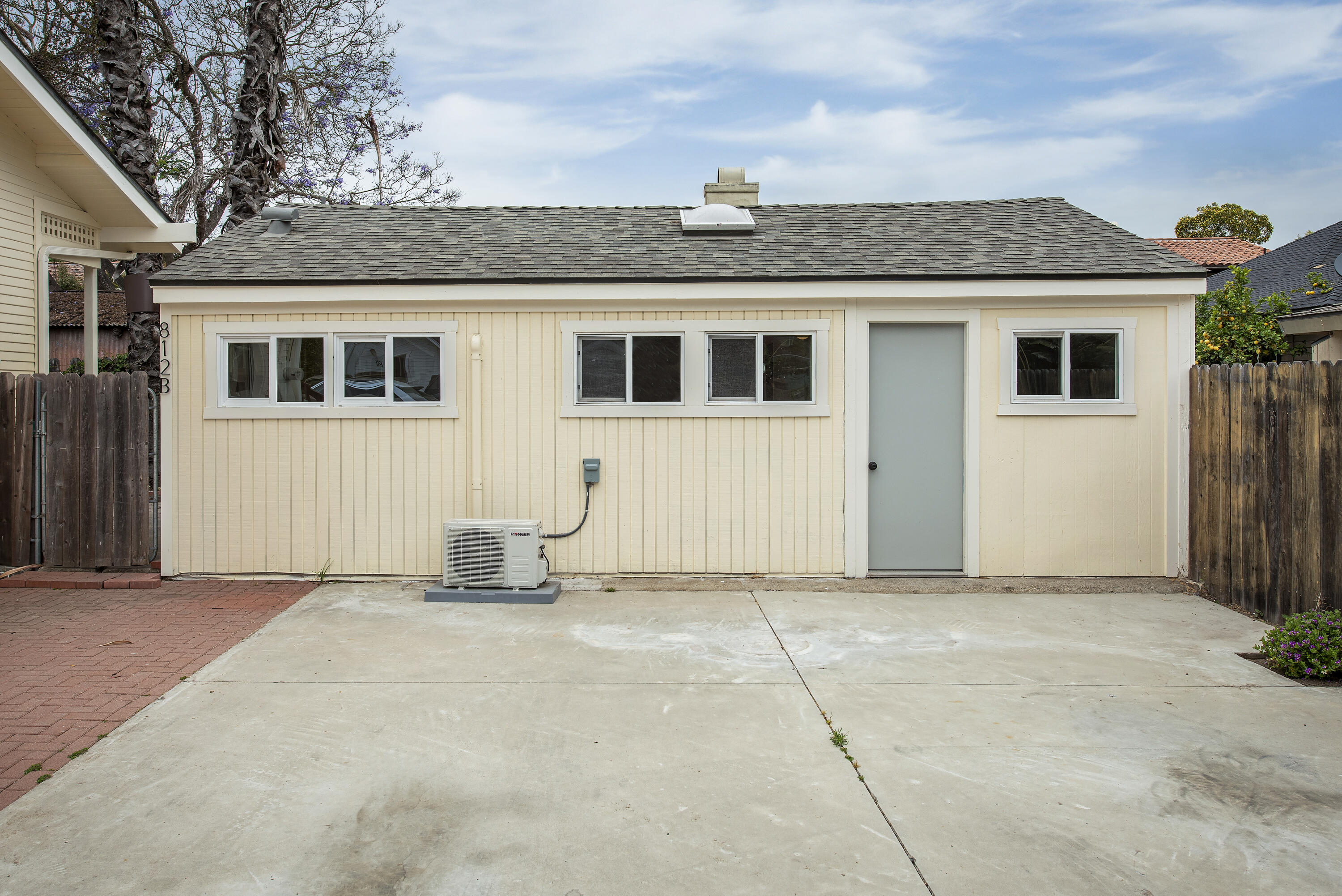 812 W W Figueroa Street