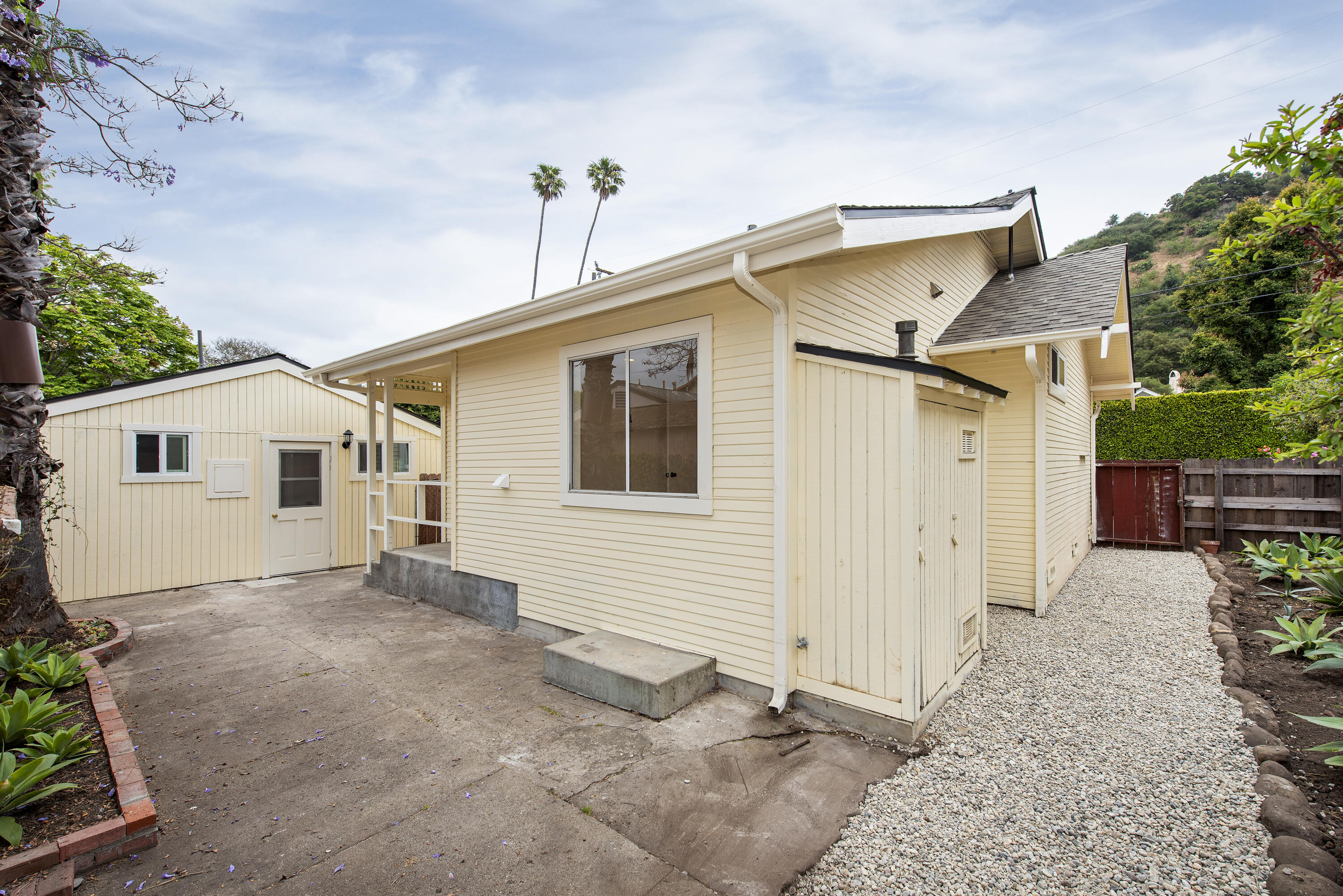 812 W W Figueroa Street