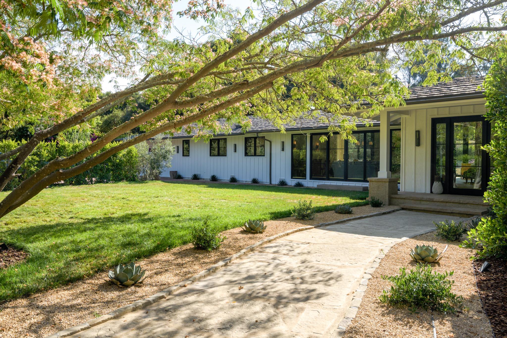 939 Las Palmas Drive