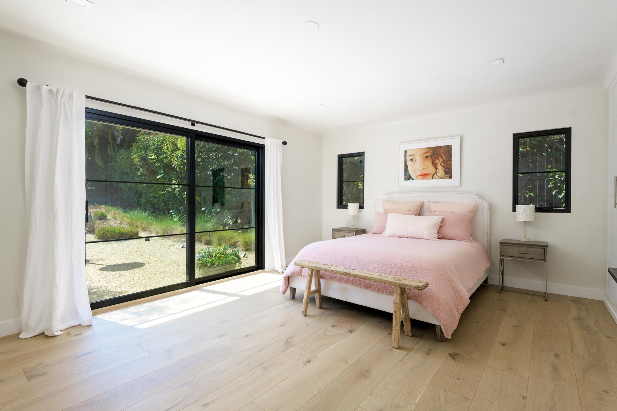 939 Las Palmas Drive