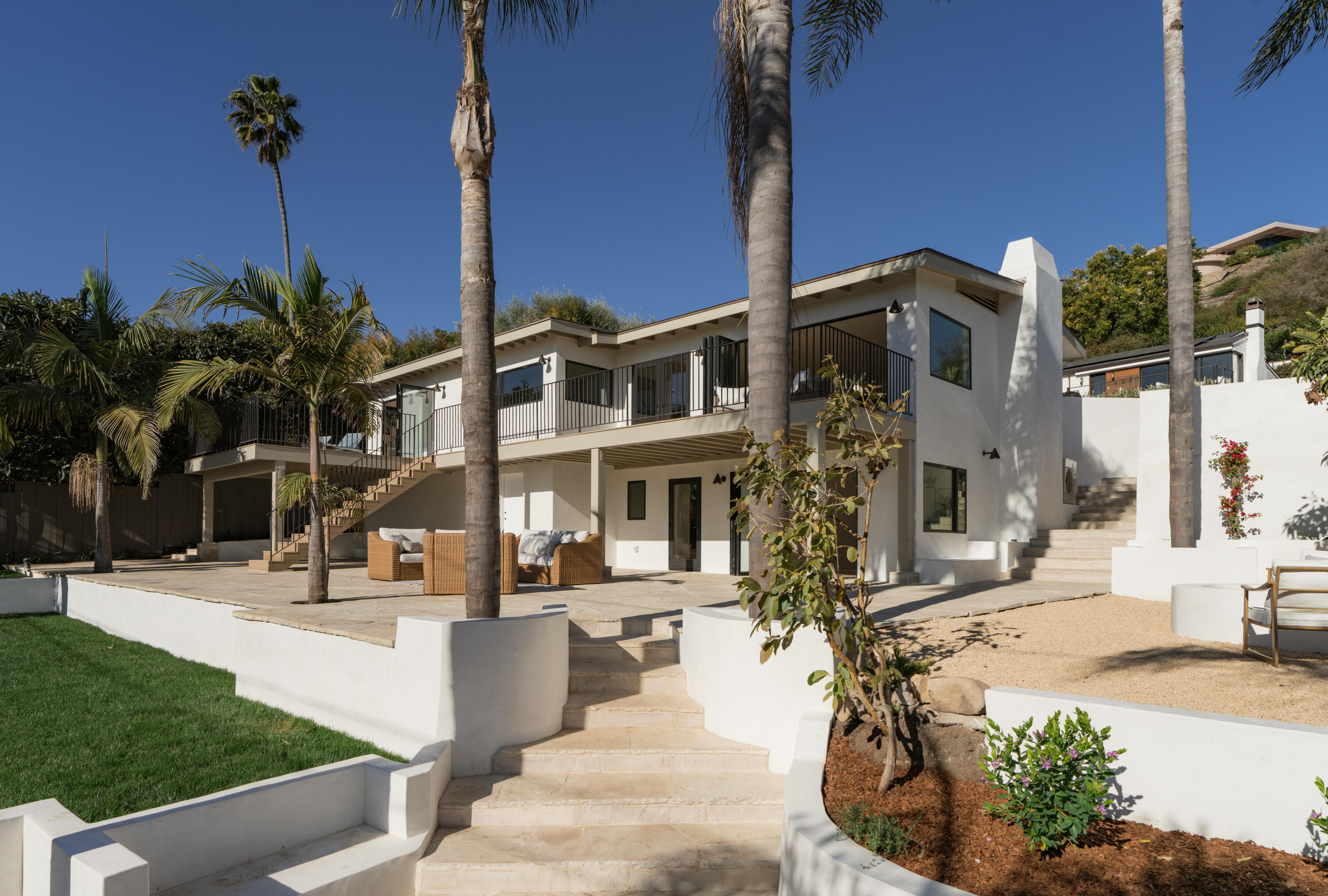 611 Miramonte Drive