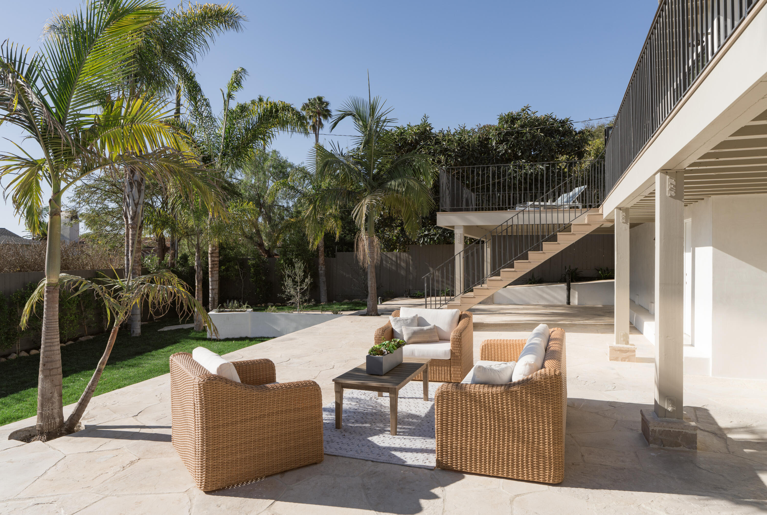 611 Miramonte Drive