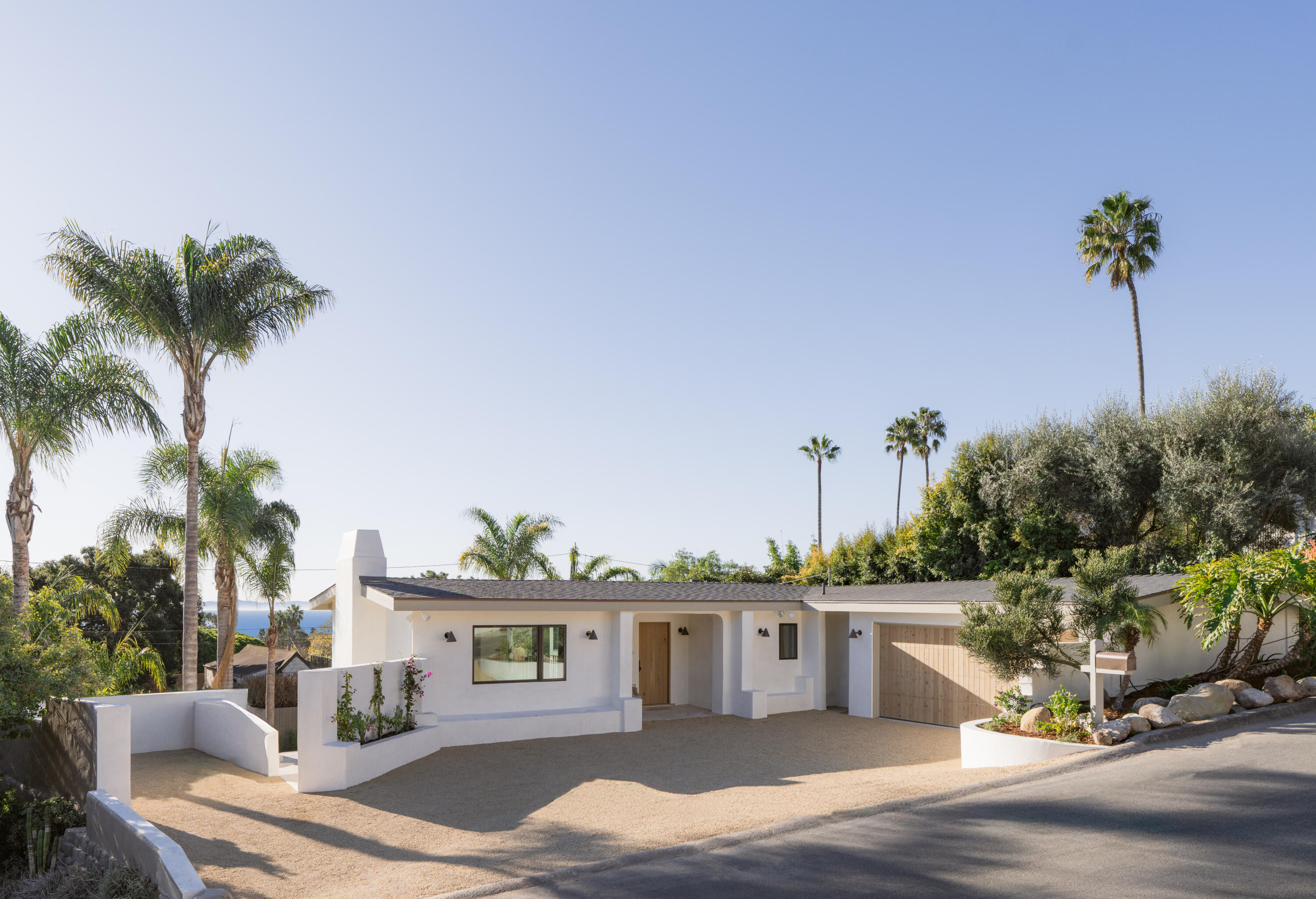 611 Miramonte Drive