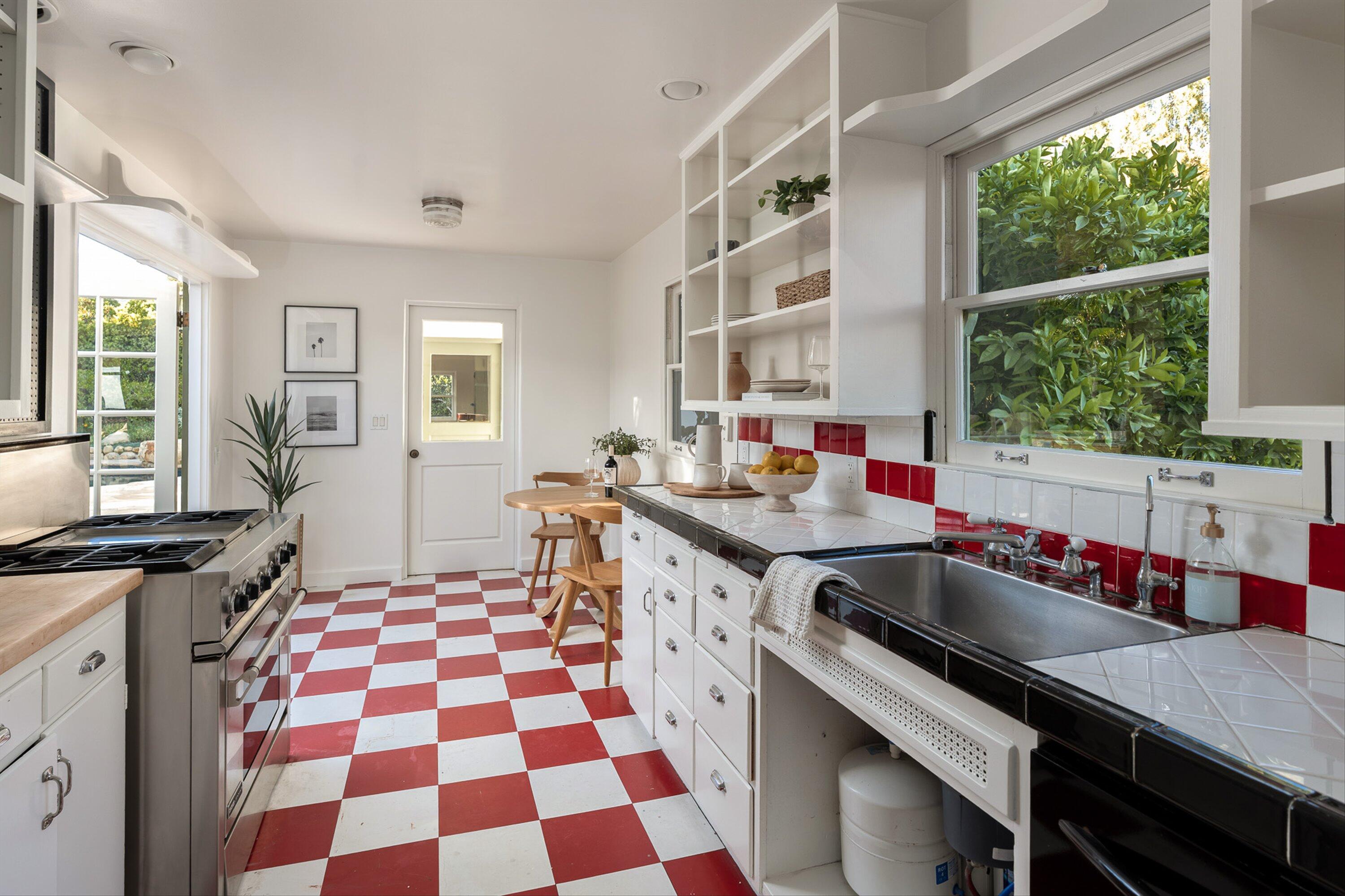 1545 Knoll Circle Drive