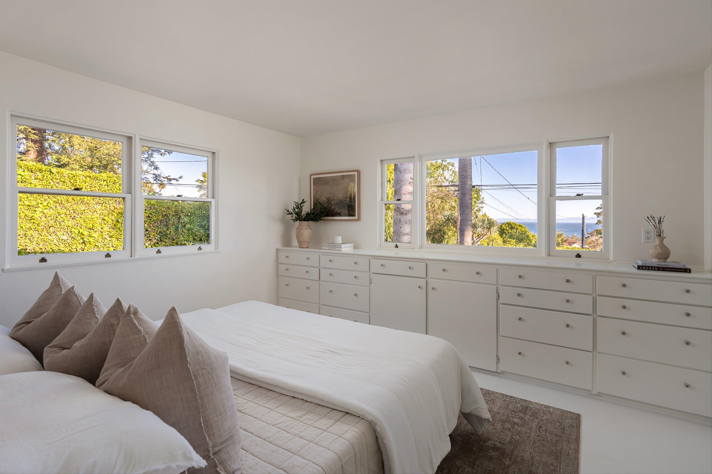 1545 Knoll Circle Drive