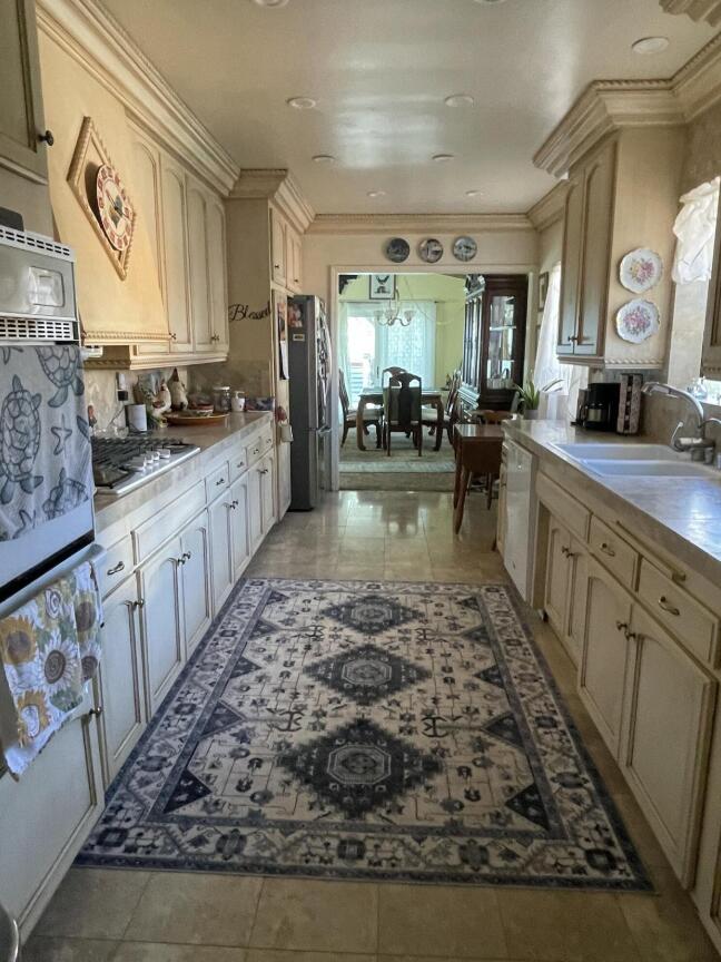 5573 Calle Arena
